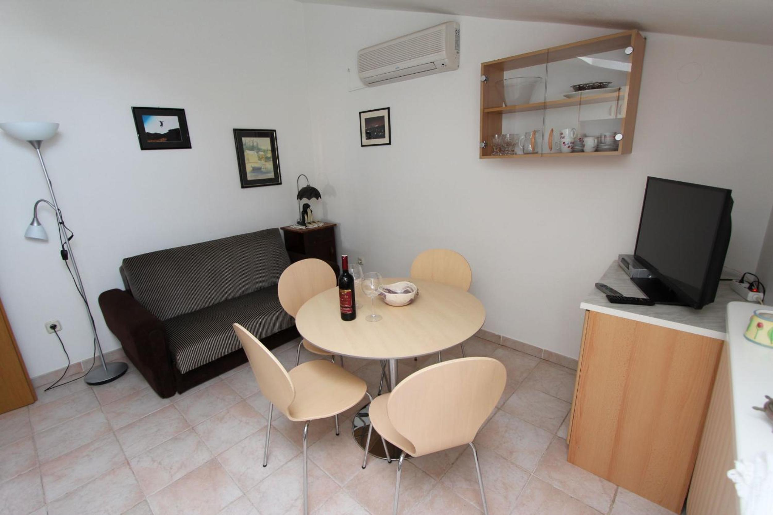 One-Bedroom Apartment with Balcony