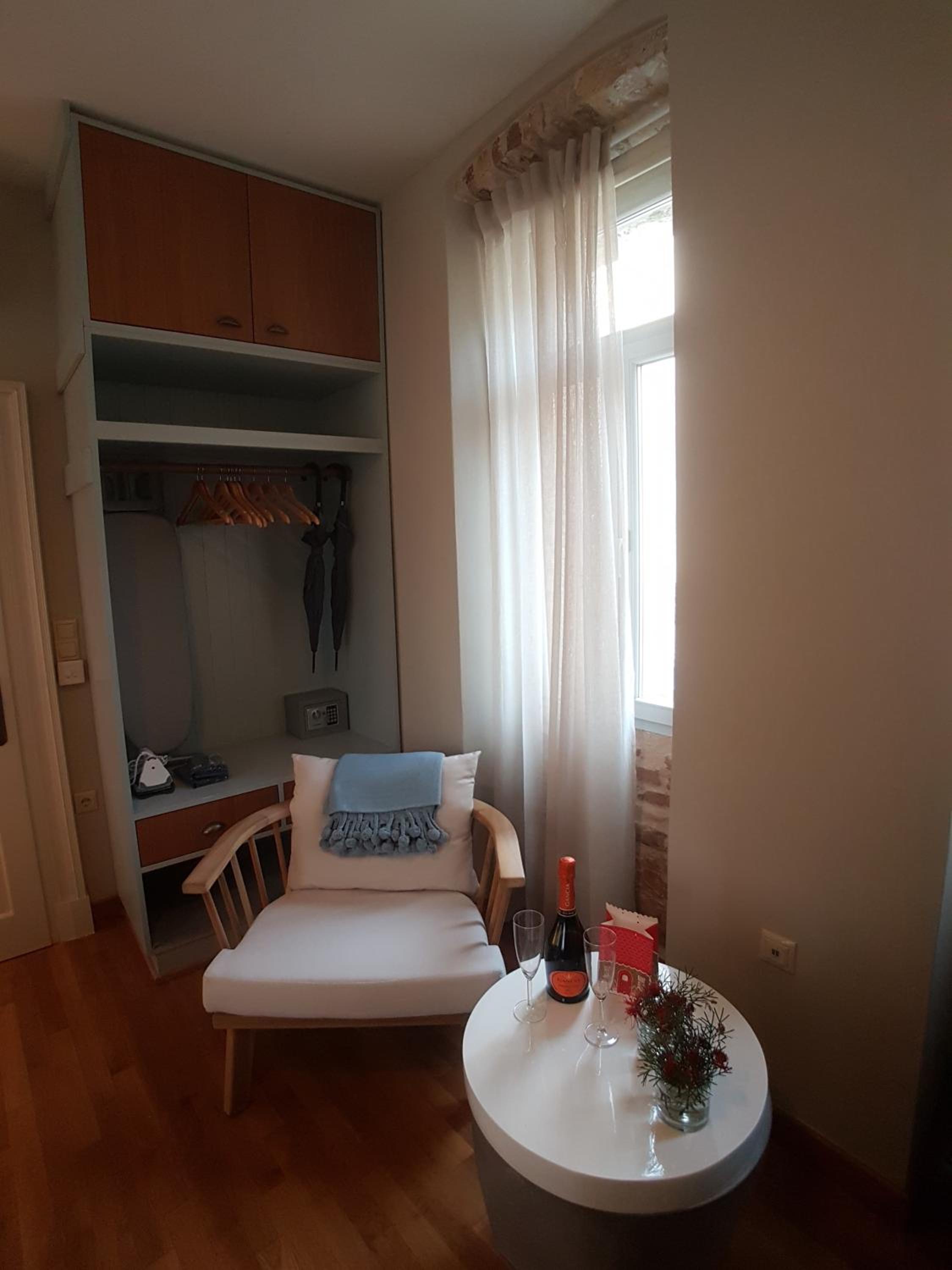 Studio Apartment photo 3