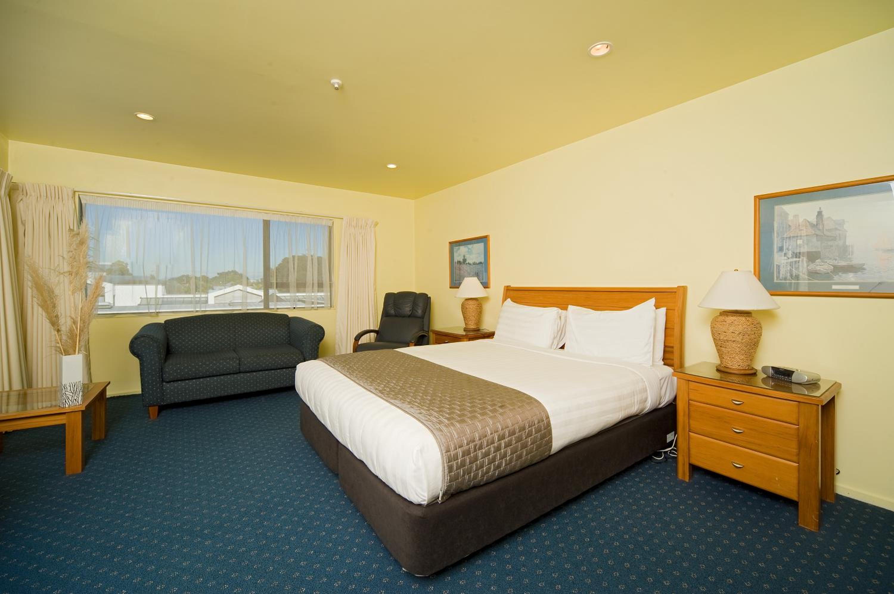 Executive Room - Photo 1