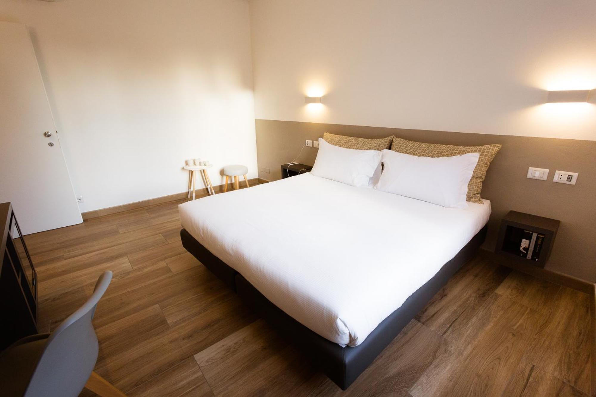 Superior Double or Twin Room - Photo 43