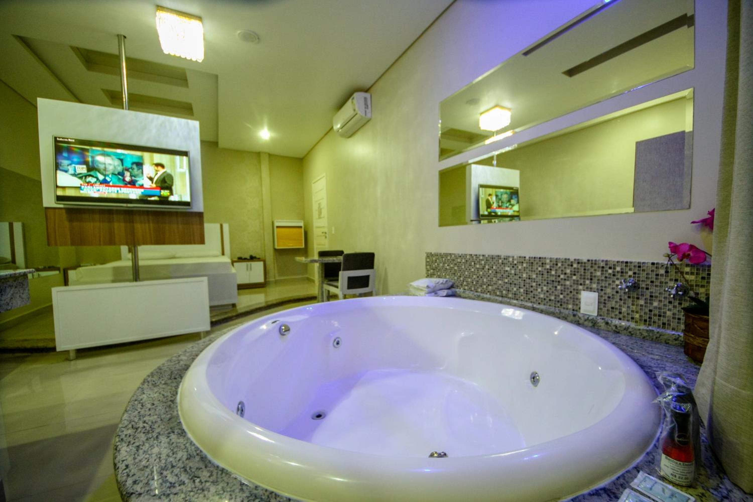 Suite photo 1