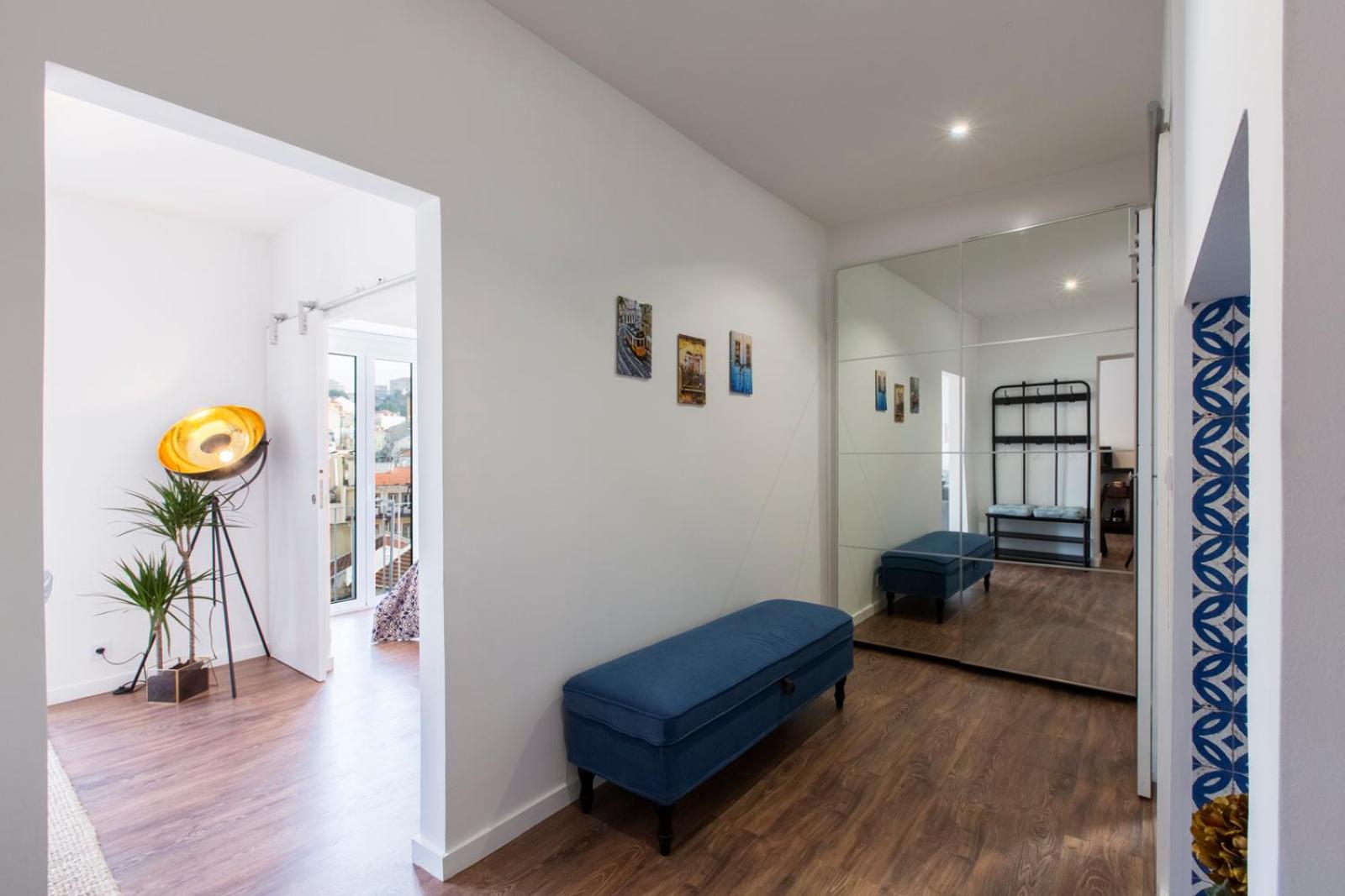 Apartment with Balcony - Photo 2