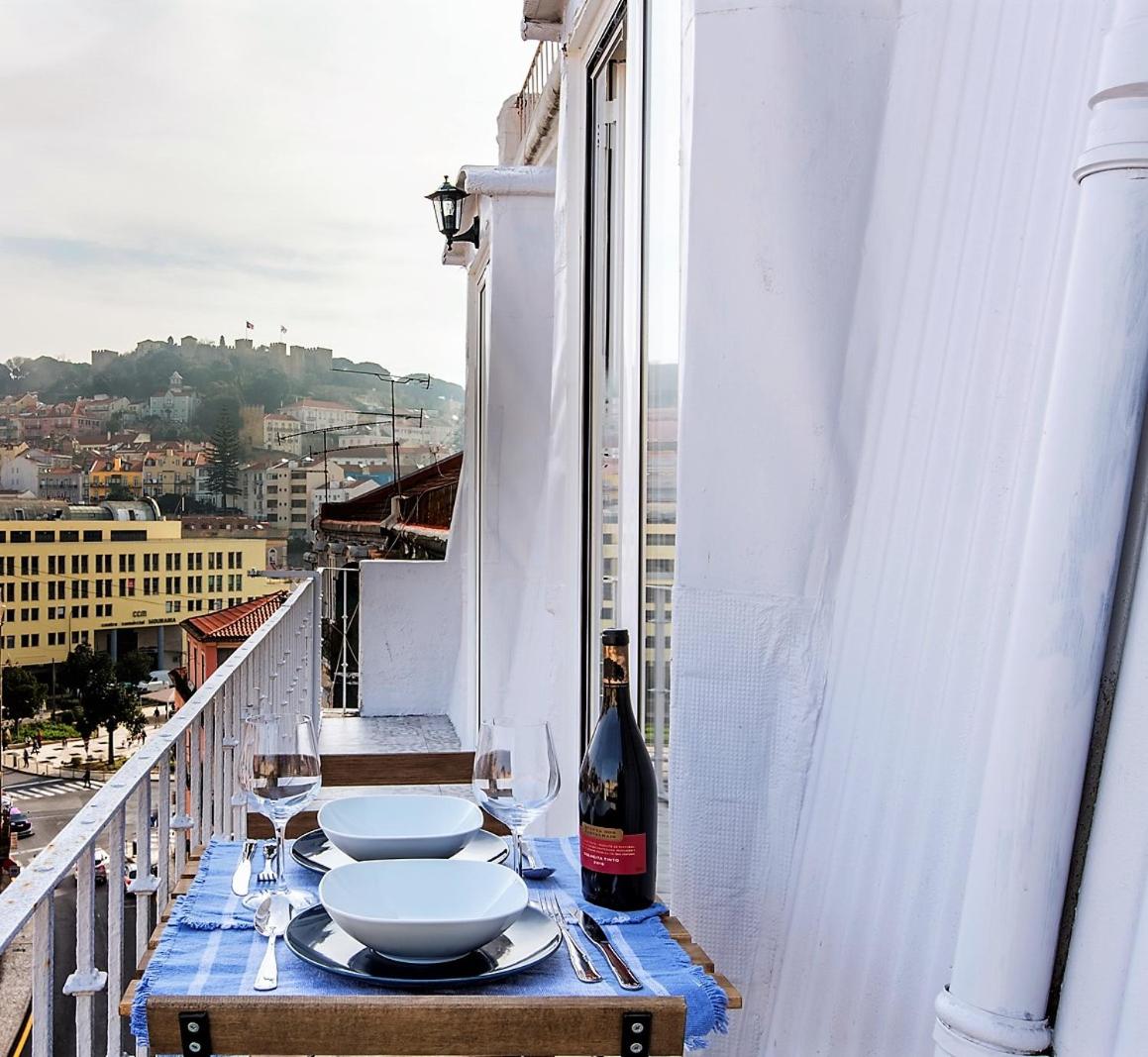 Apartment with Balcony - Photo 10