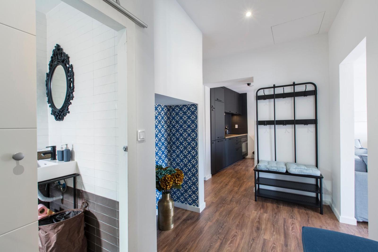 Apartment with Balcony - Photo 12