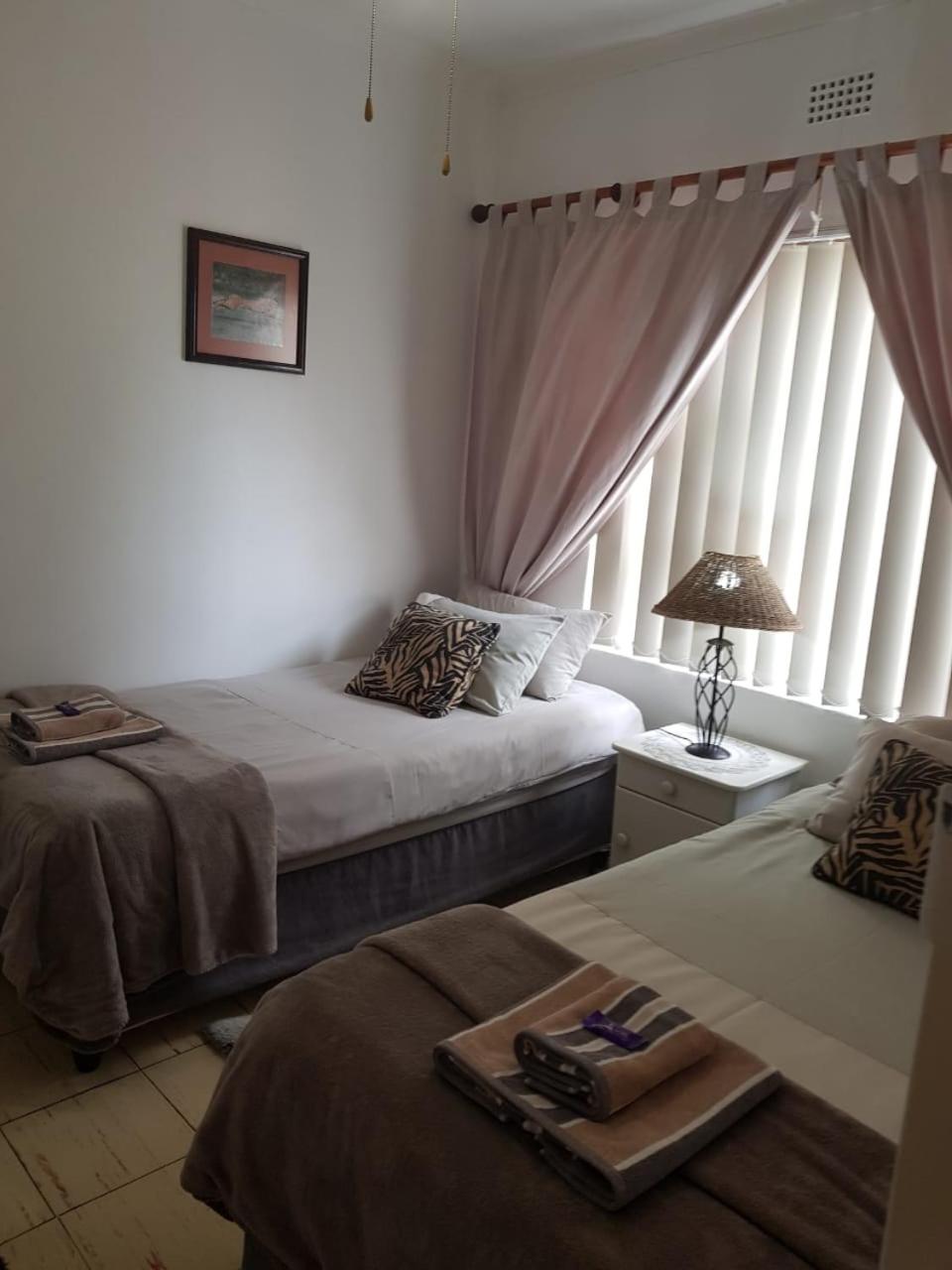 Twin Room - Photo 1