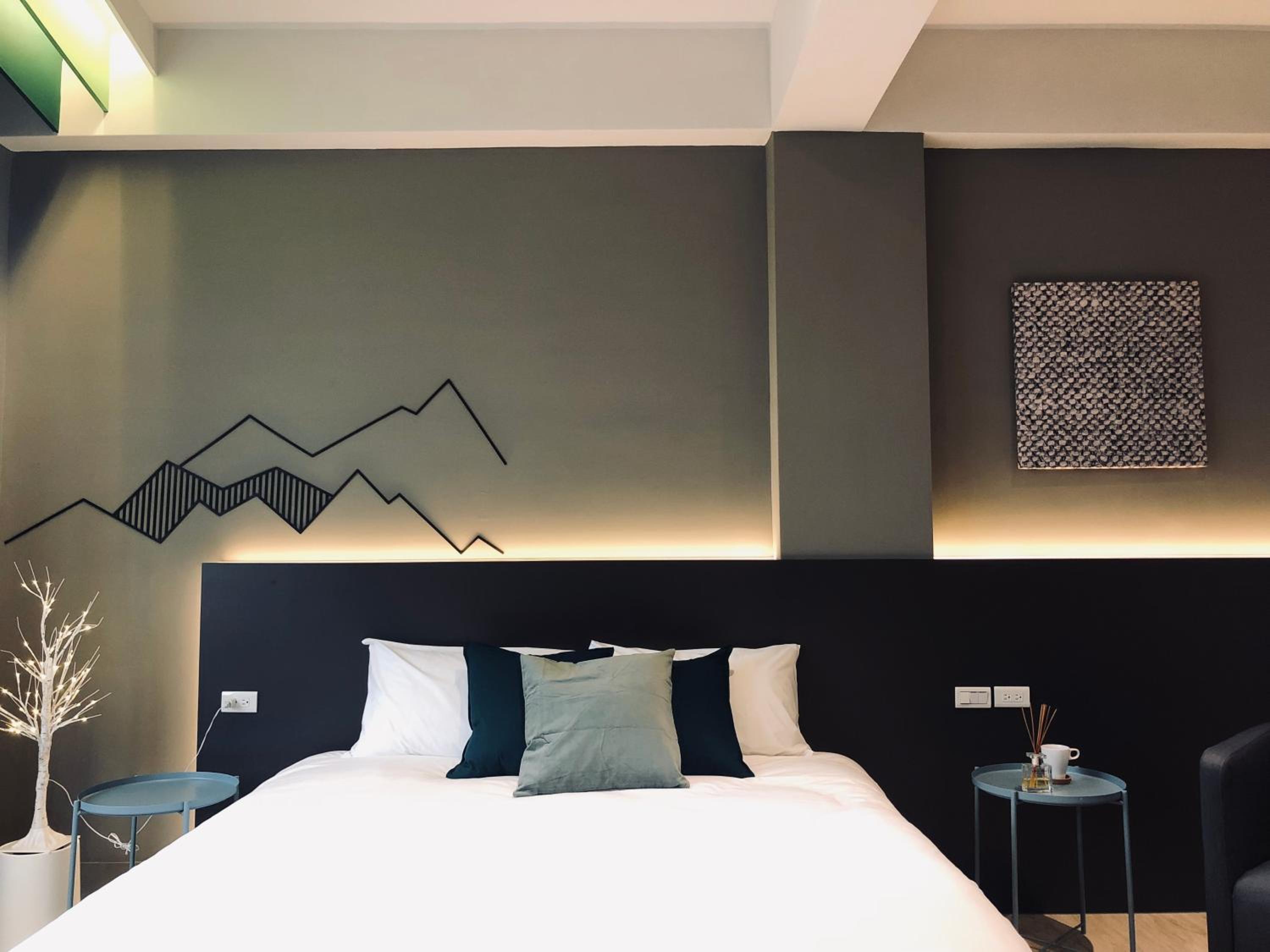 Deluxe Double Room - Photo 9