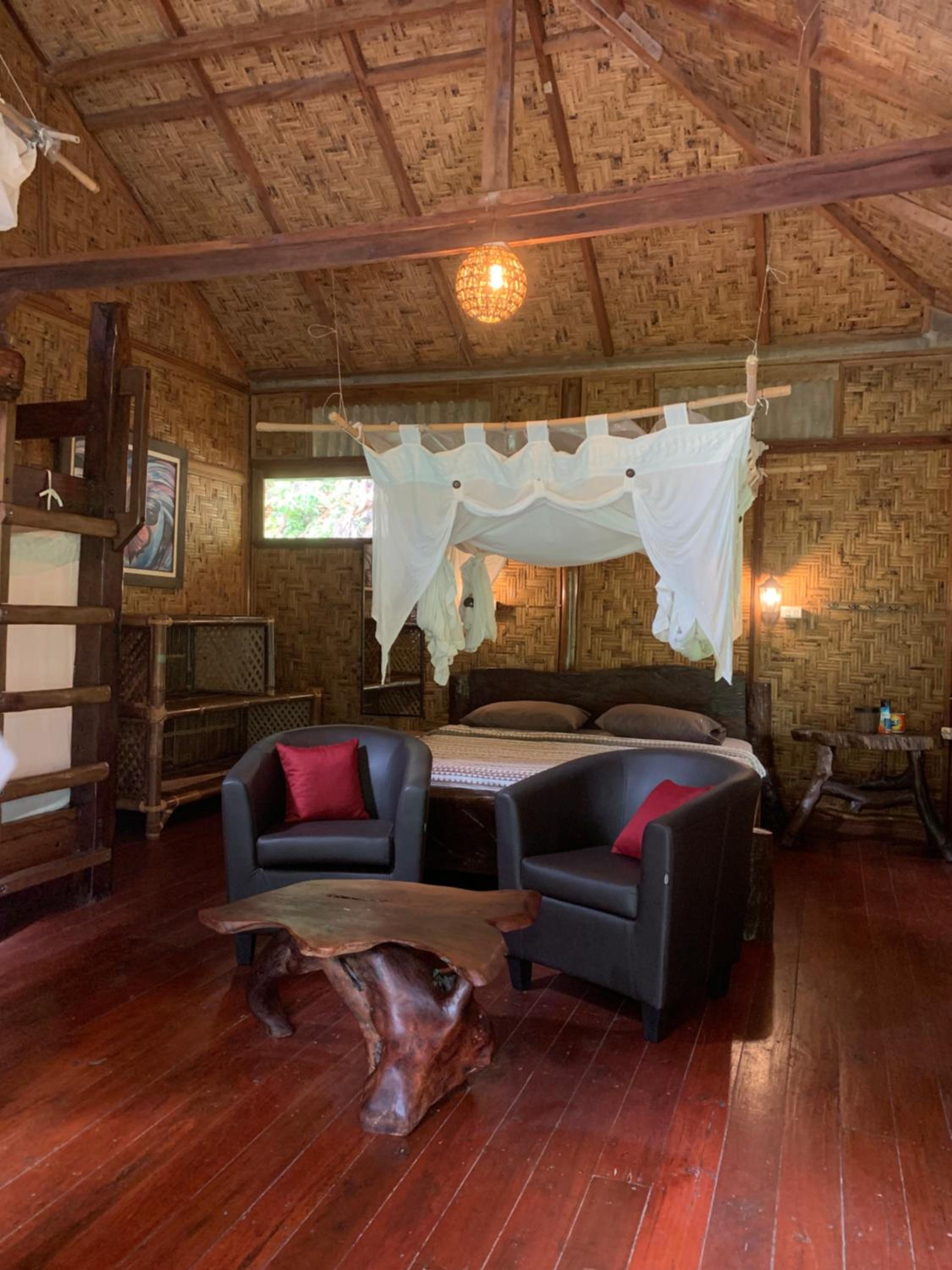 Family Room with Balcony photo 3
