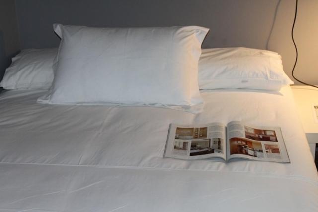 Small Double Room with Shared Bathroom photo 2