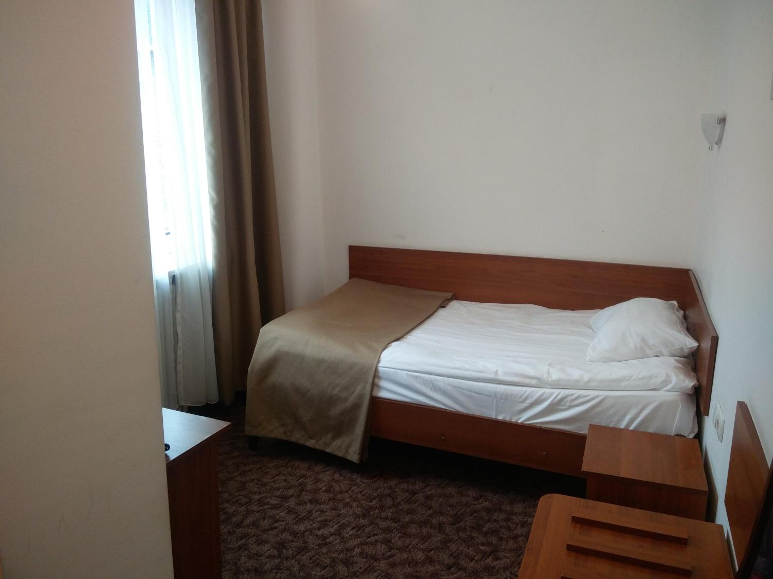 Single Room - No Balcony and Inner Yard View photo 3