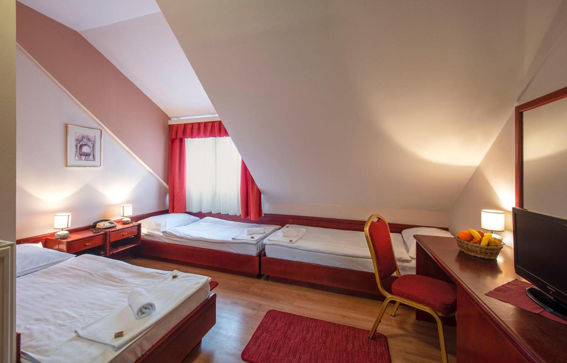 Triple Room photo 2