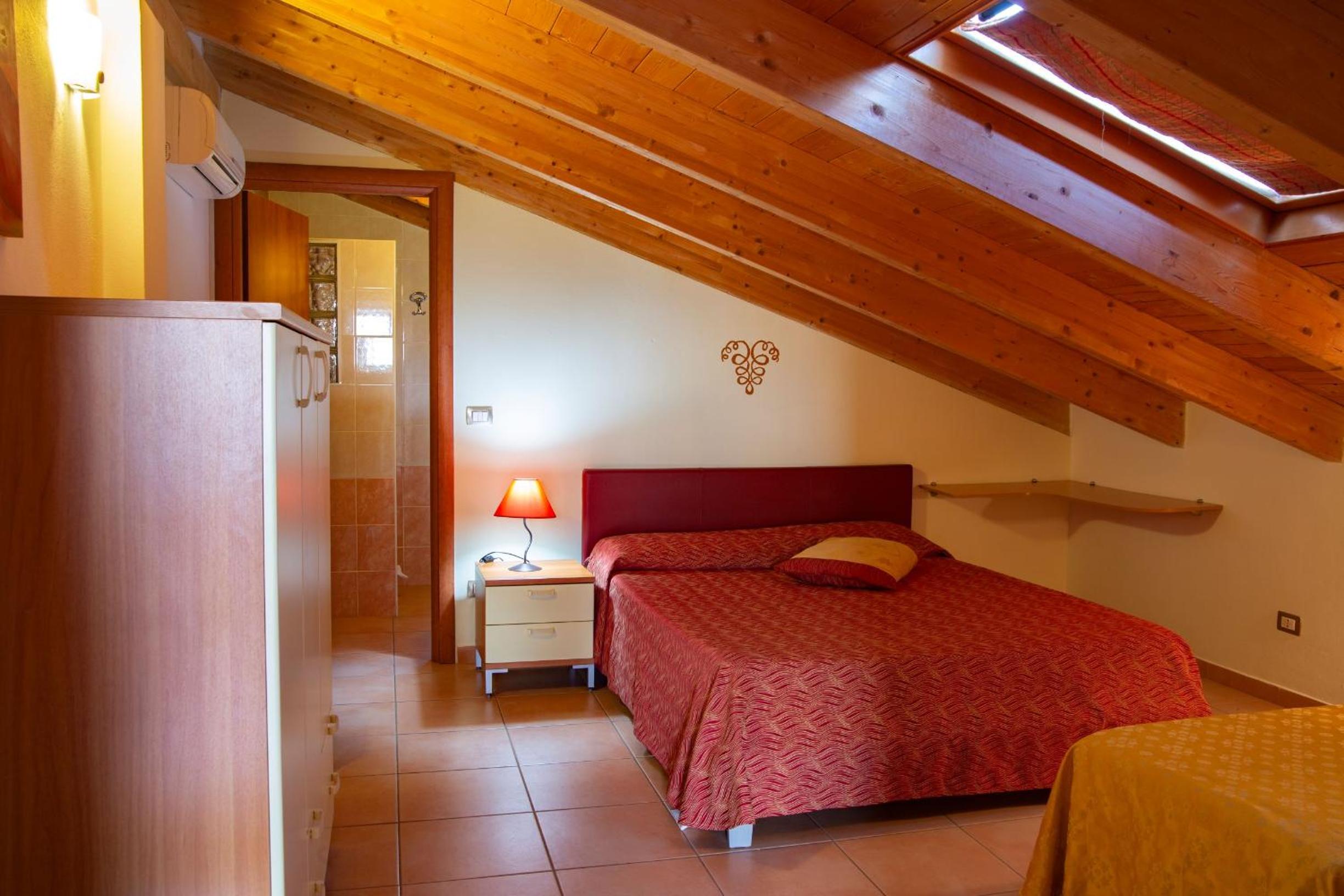 Triple Room - Attic photo 2