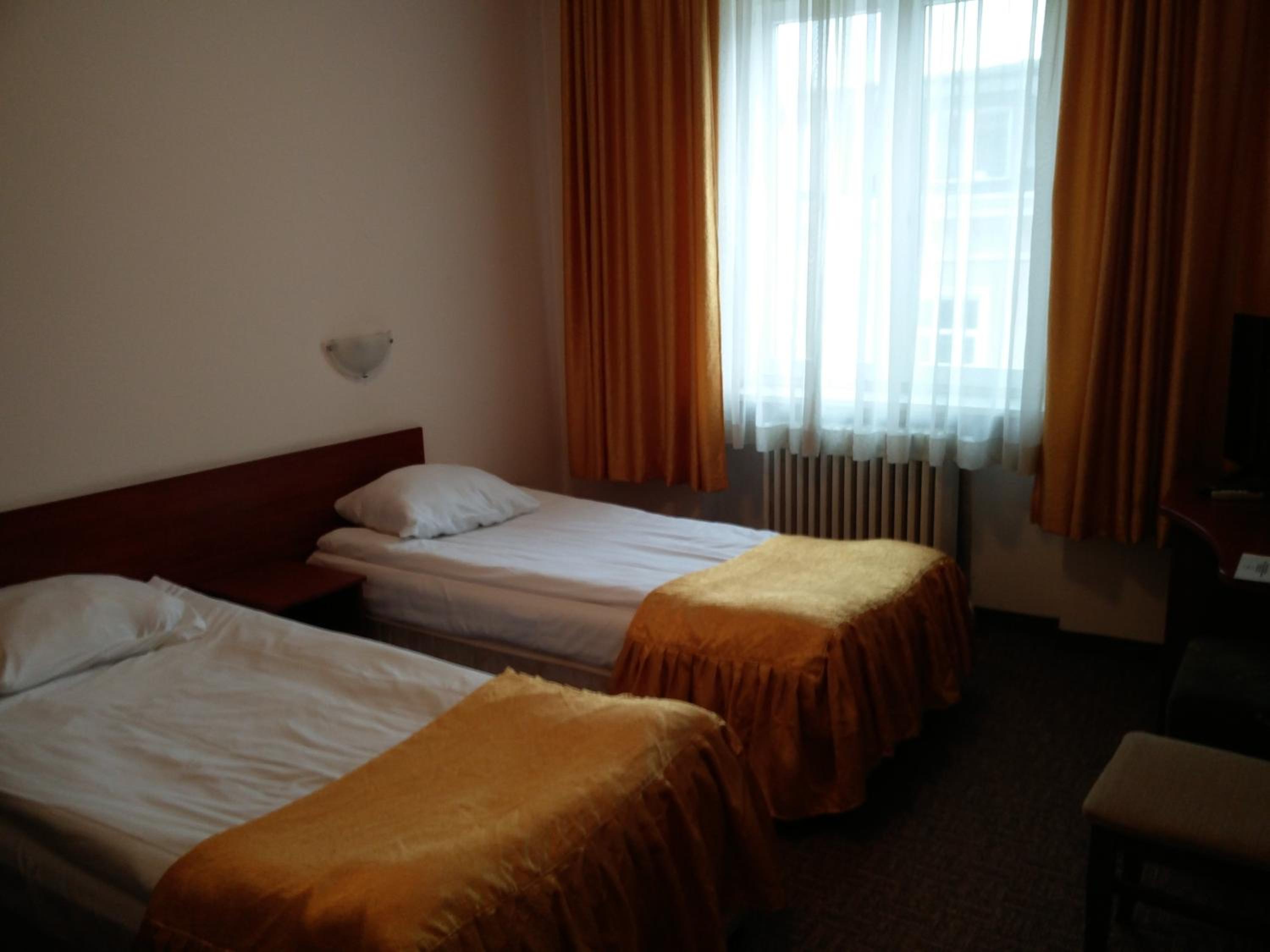 Double or Twin Room - Photo 10