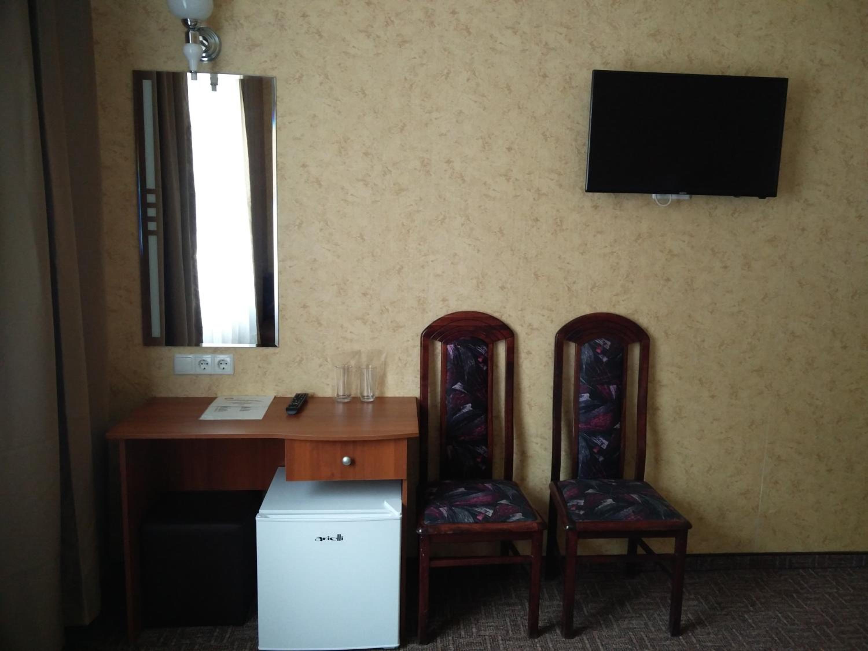Double or Twin Room - Photo 6
