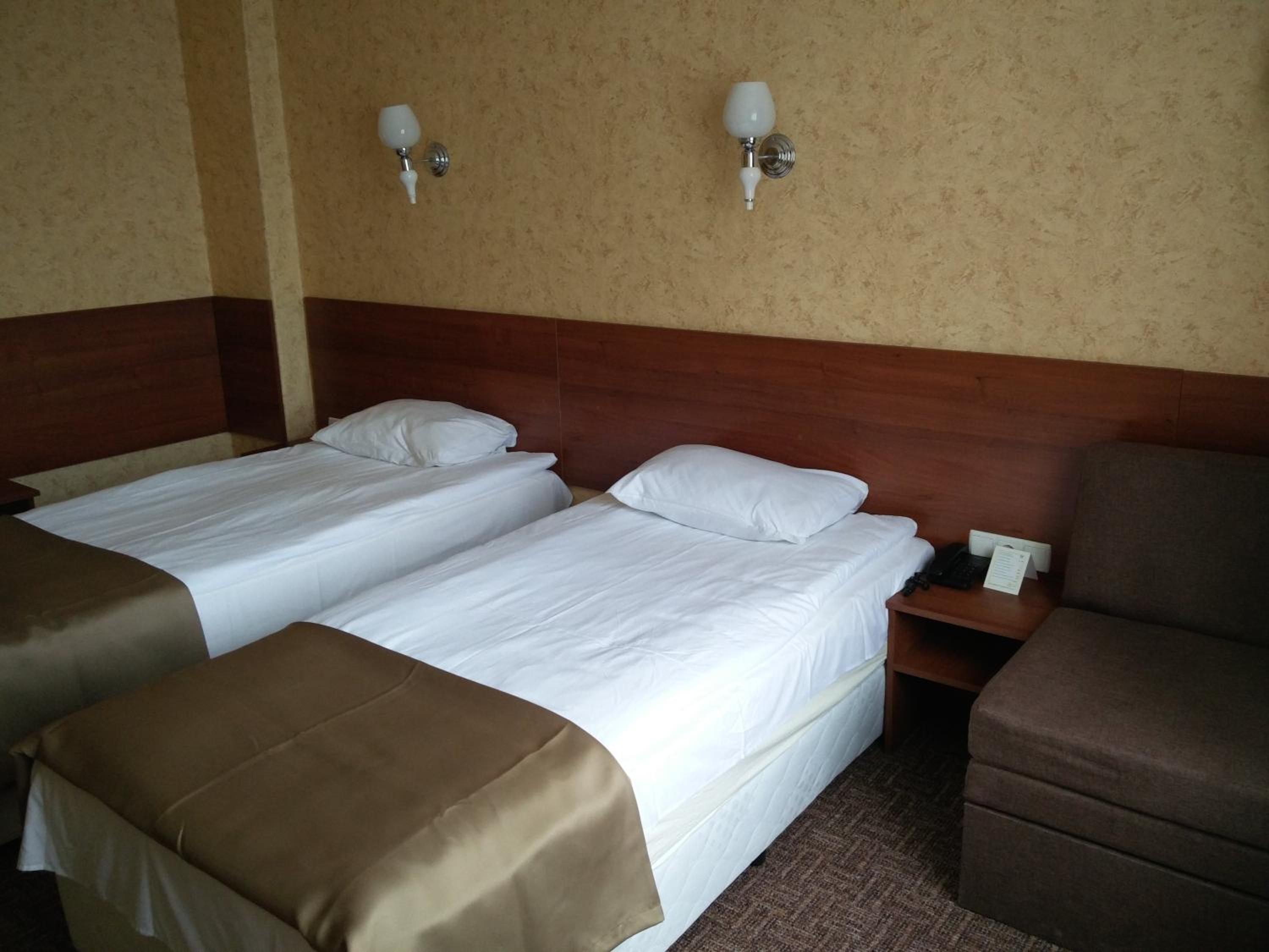 Double or Twin Room - Photo 16