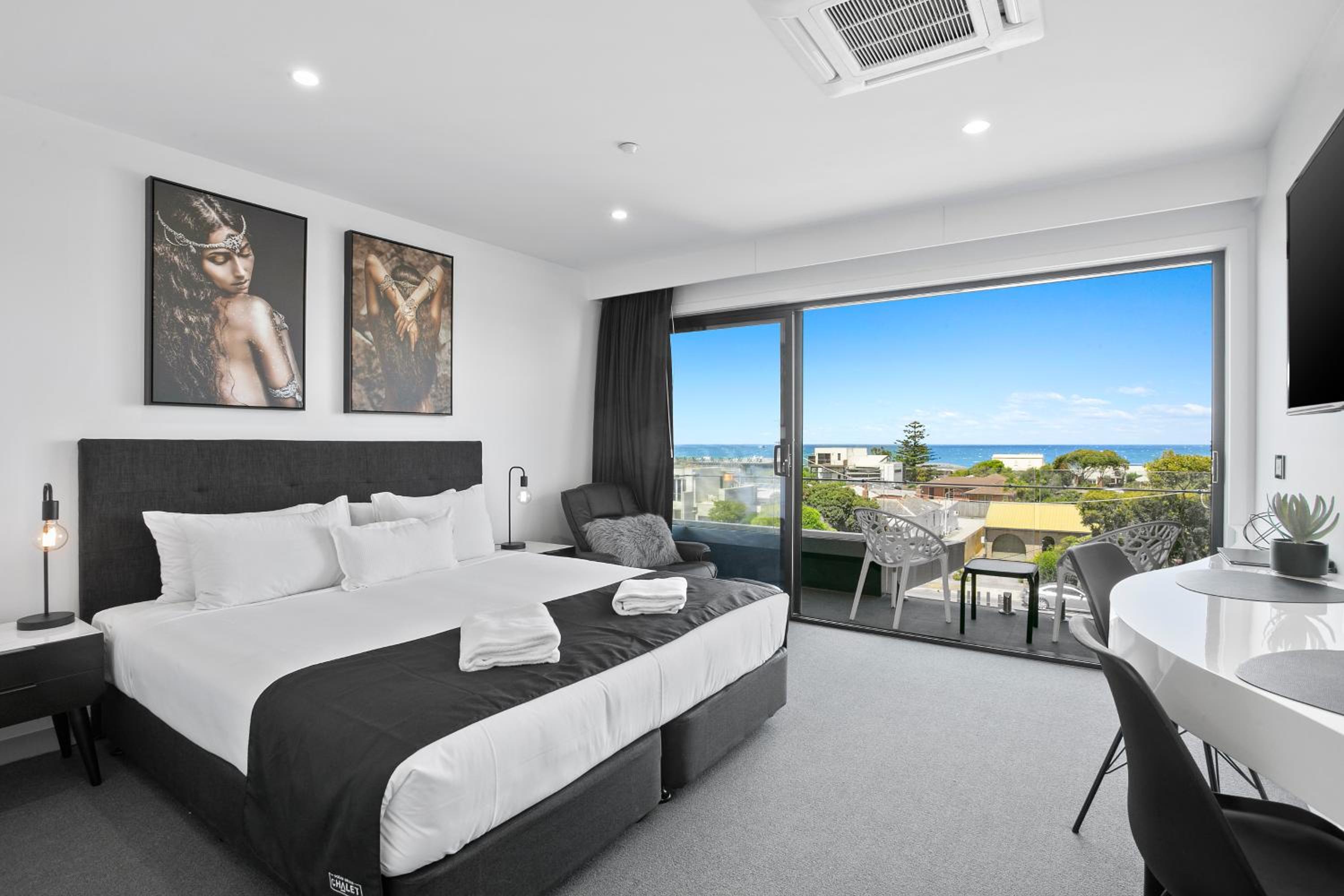 King Suite with Ocean View photo 1
