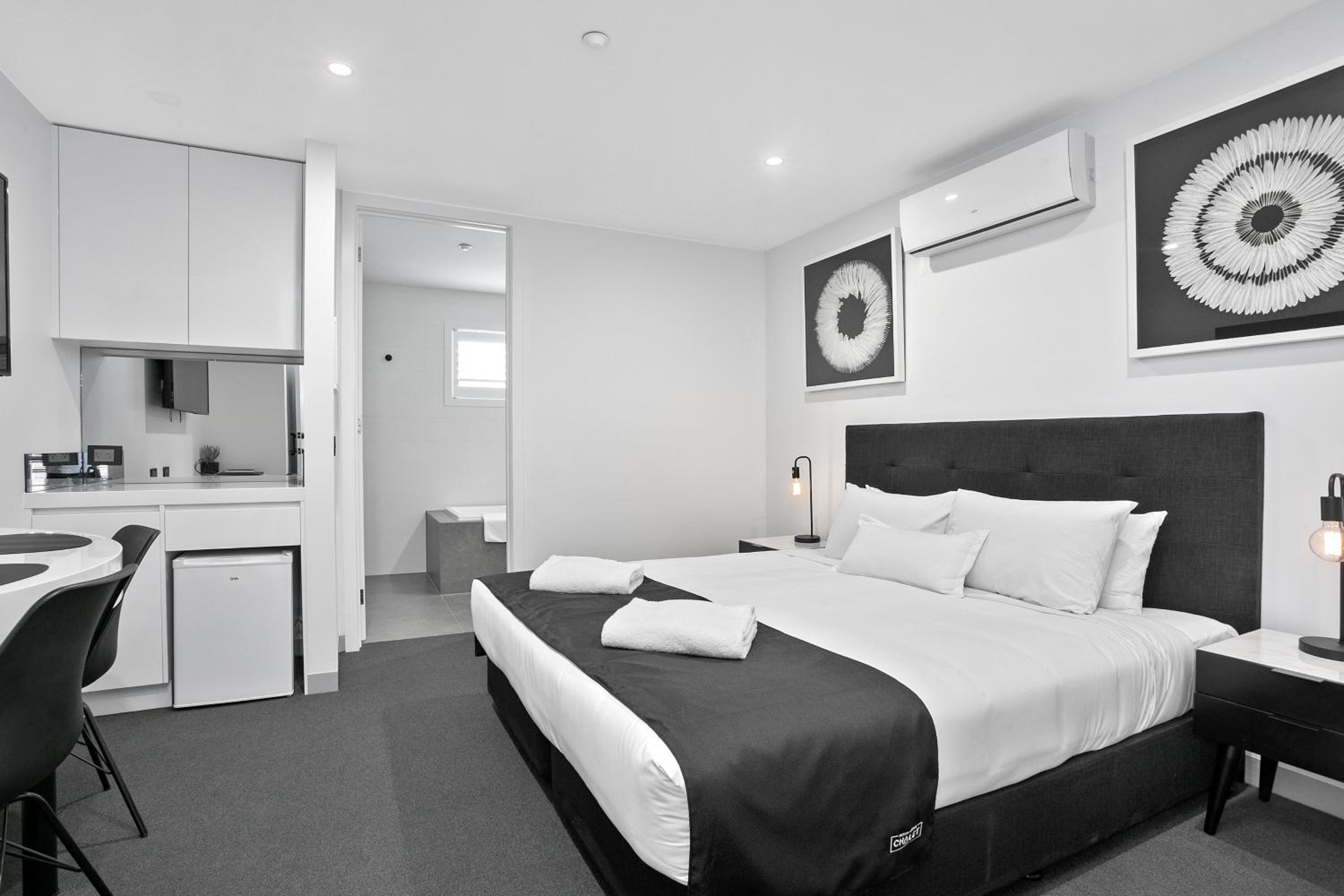 King Room with Spa Bath photo 1