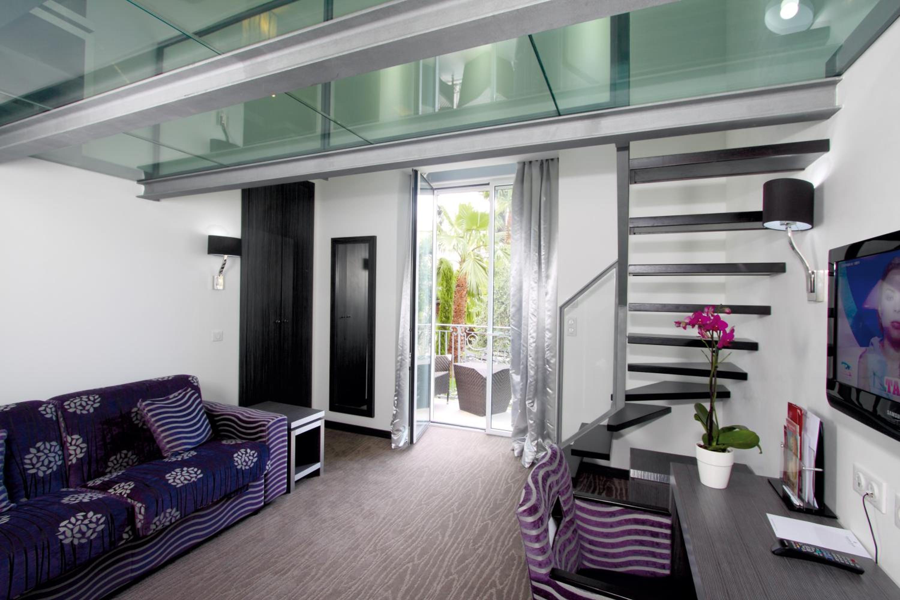Duplex Suite - Photo 8