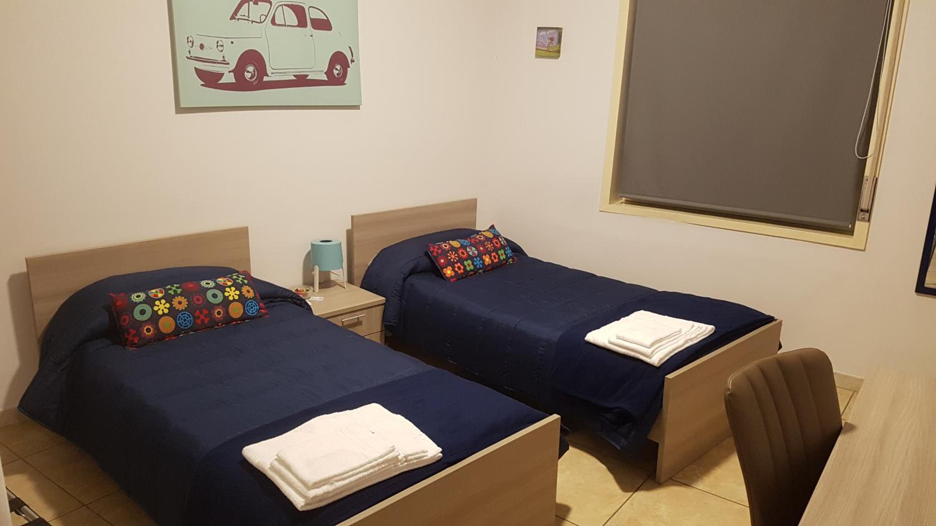 Twin Room with Private Bathroom photo 1