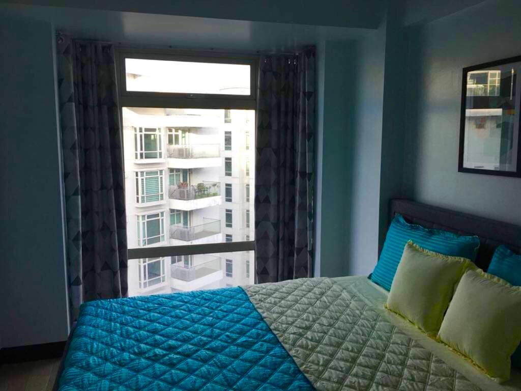 Apartment with Balcony - Photo 2
