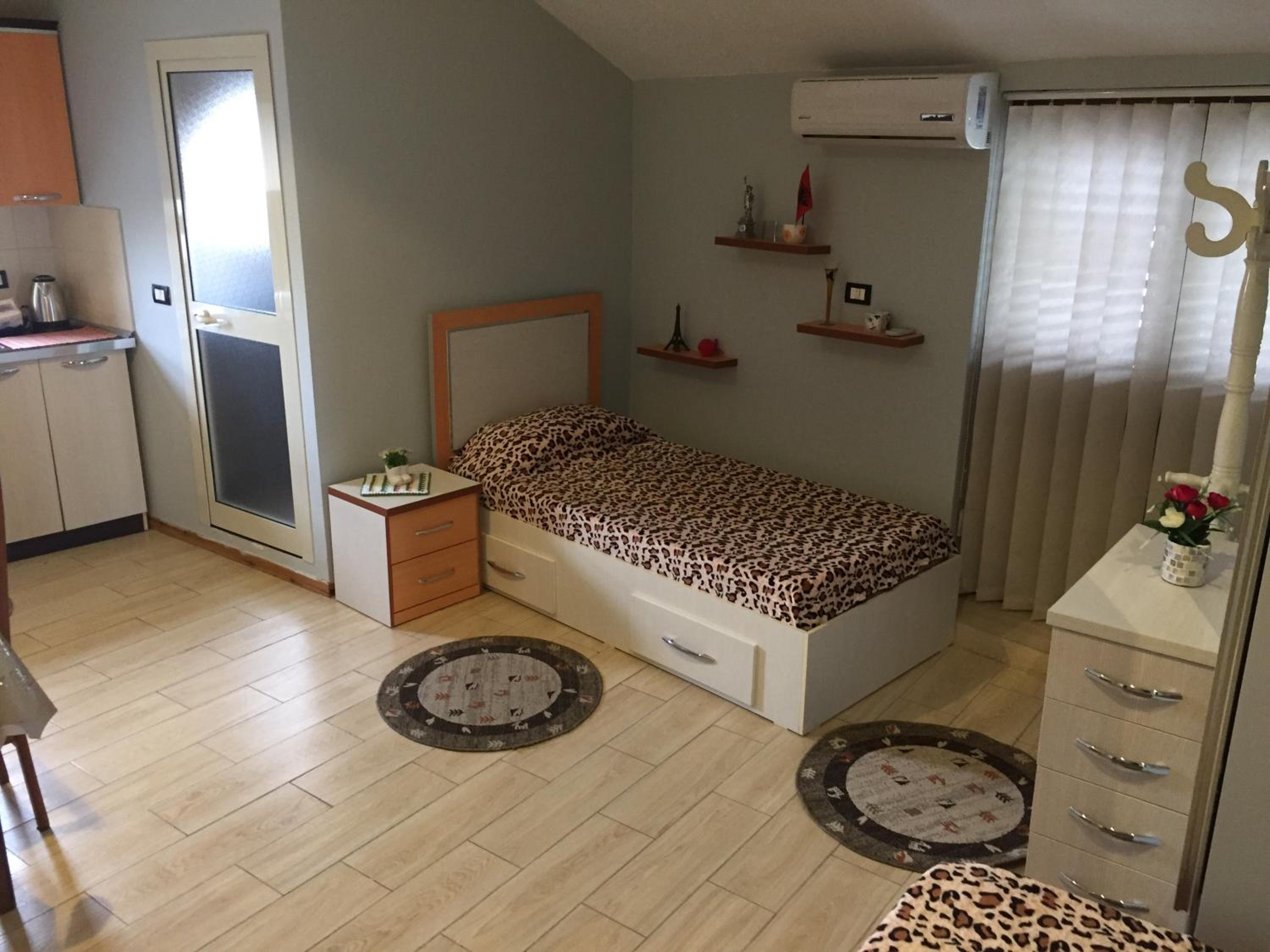 Apartment photo 3