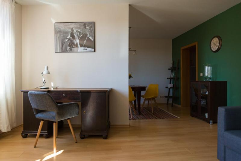 Two-Bedroom Apartment - Photo 3