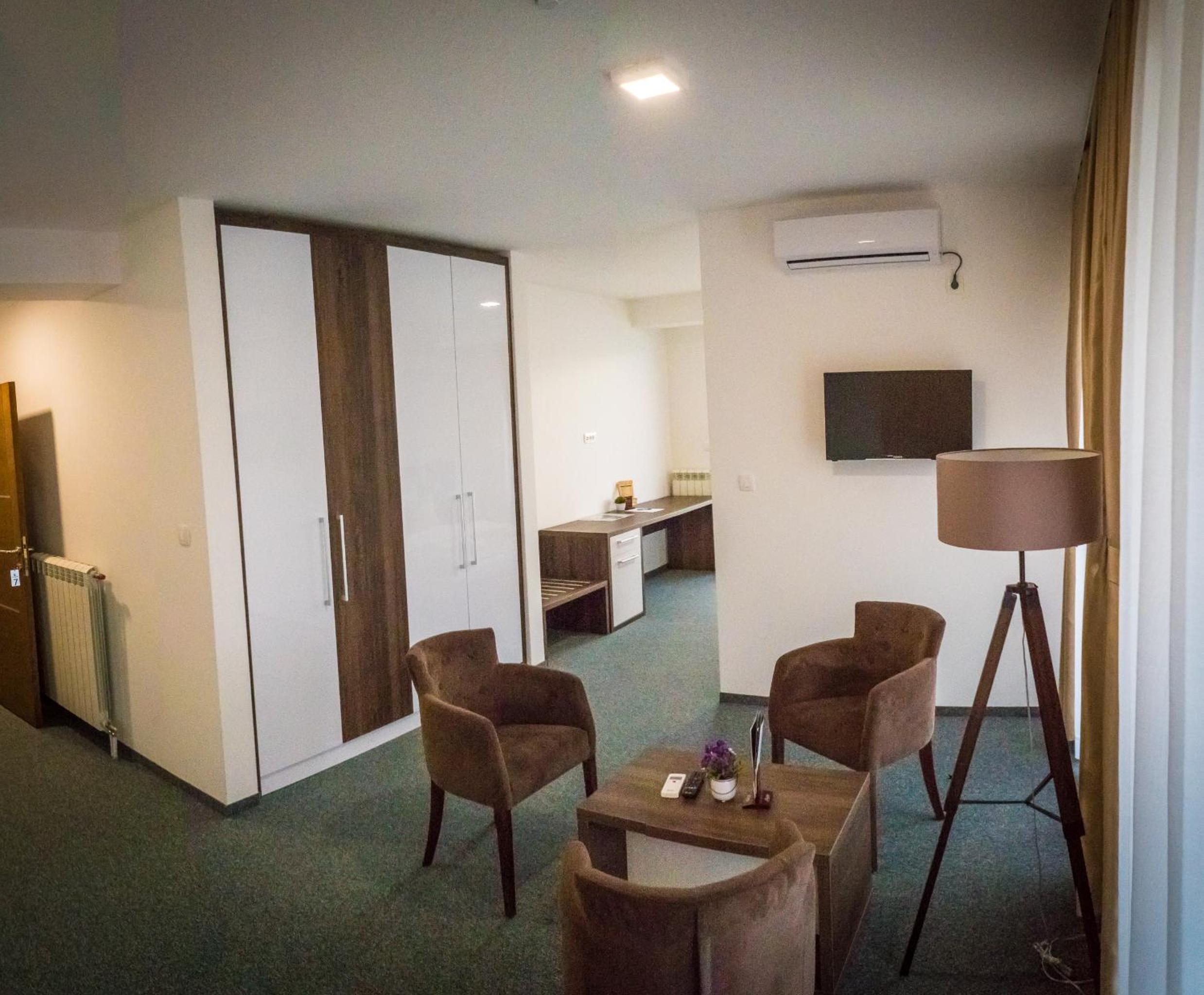 Deluxe Suite - Photo 4