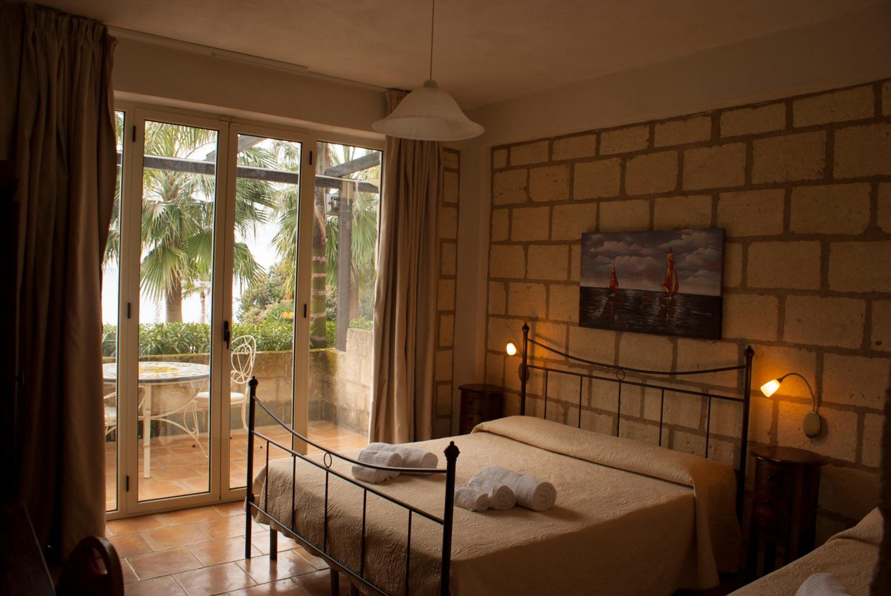 Superior Double Room with Sea View - Photo 7