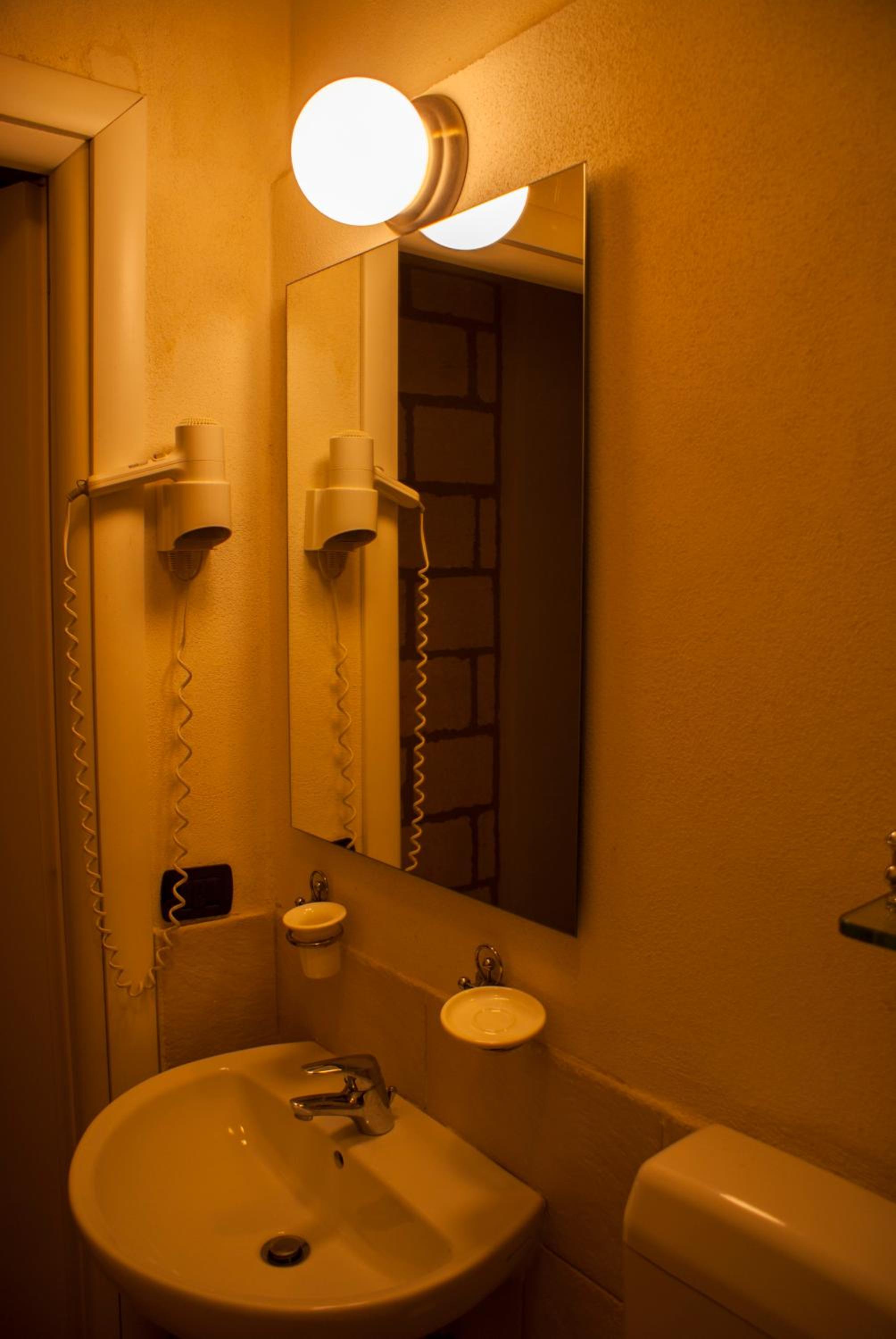 Superior Double Room with Sea View - Photo 2