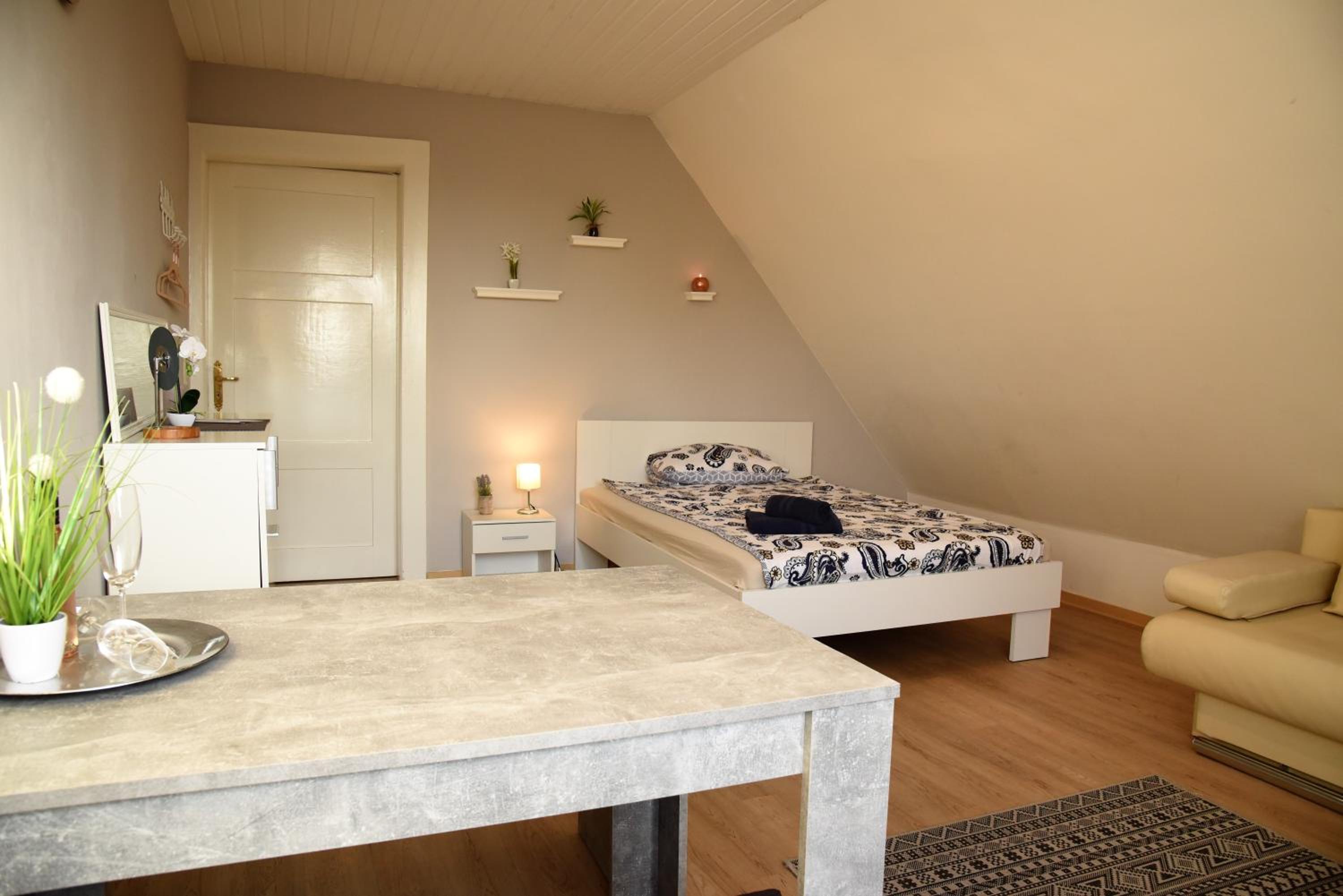 Standard Double Room with Shared Bathroom photo 1