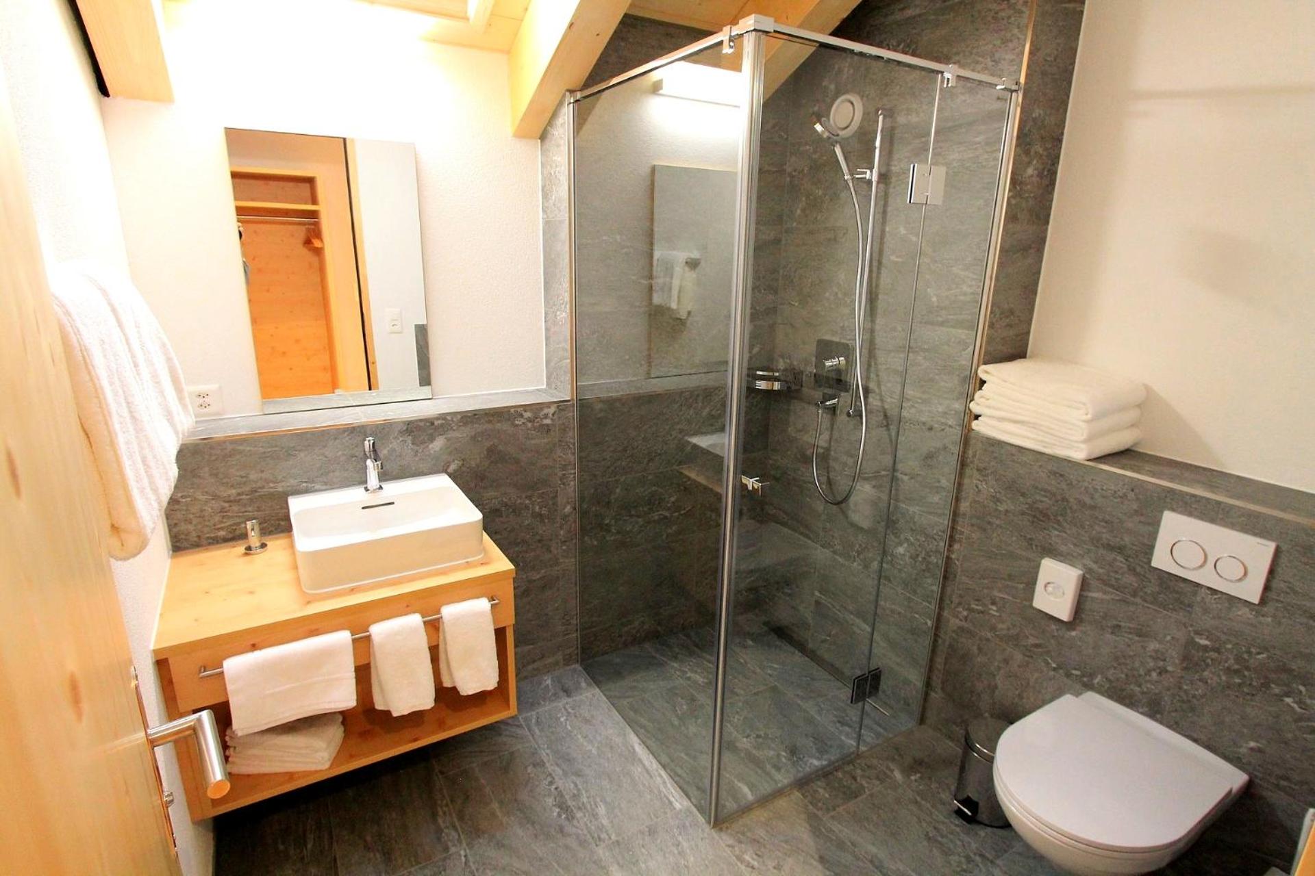 Double Room with Balcony - Photo 2