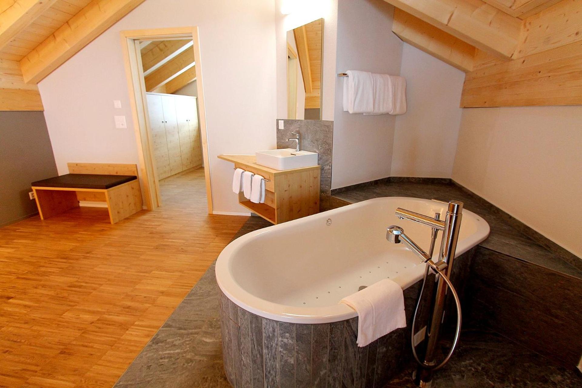 Junior Suite with Balcony - Photo 1