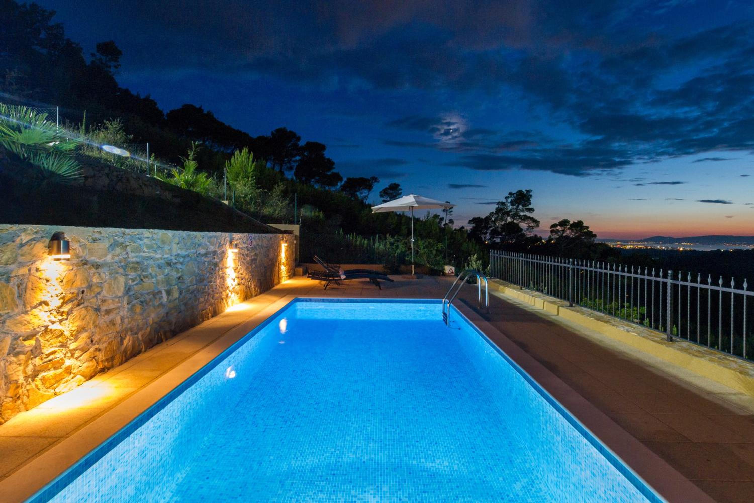 Three-Bedroom Villa photo 3