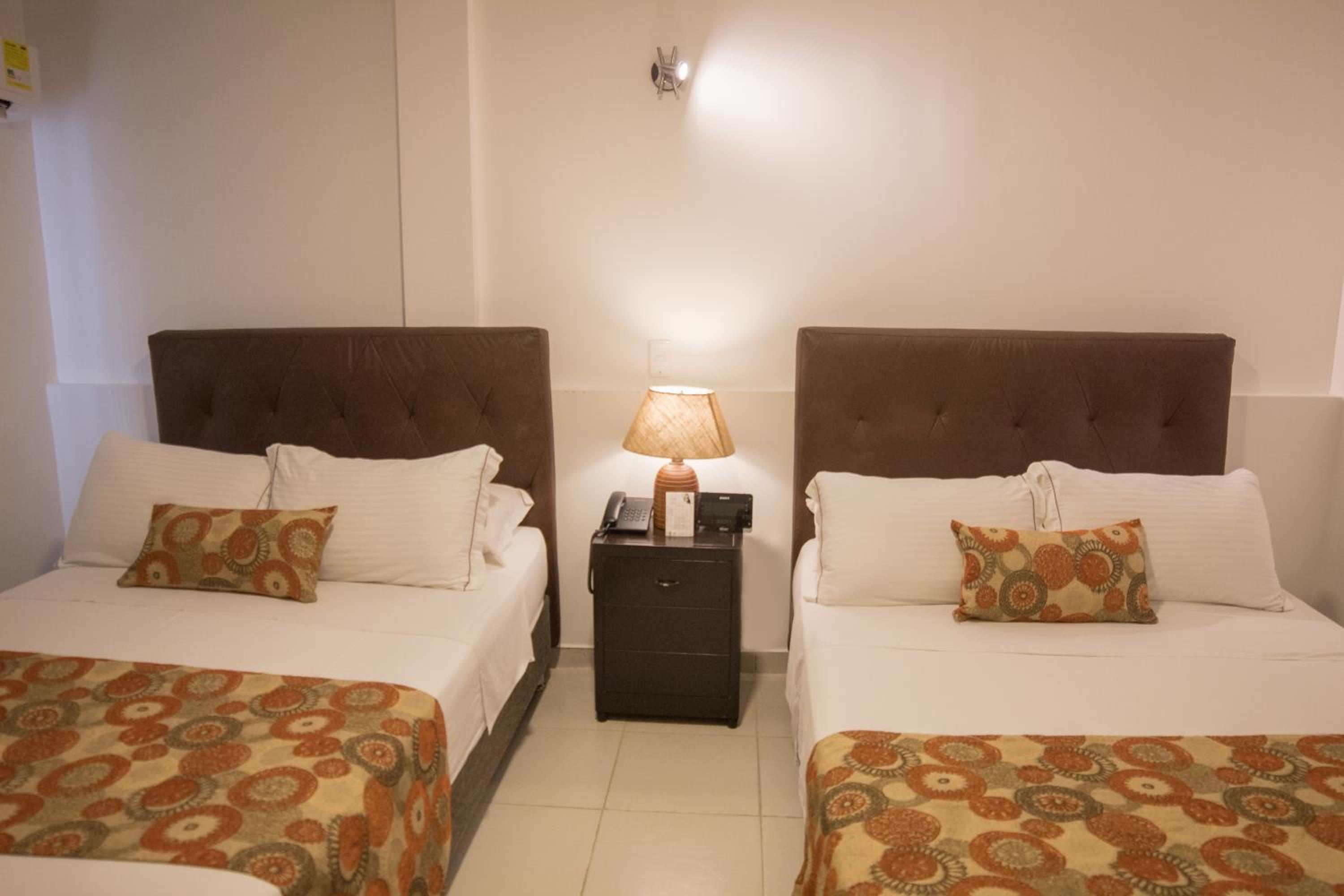 Quadruple Room - Photo 5