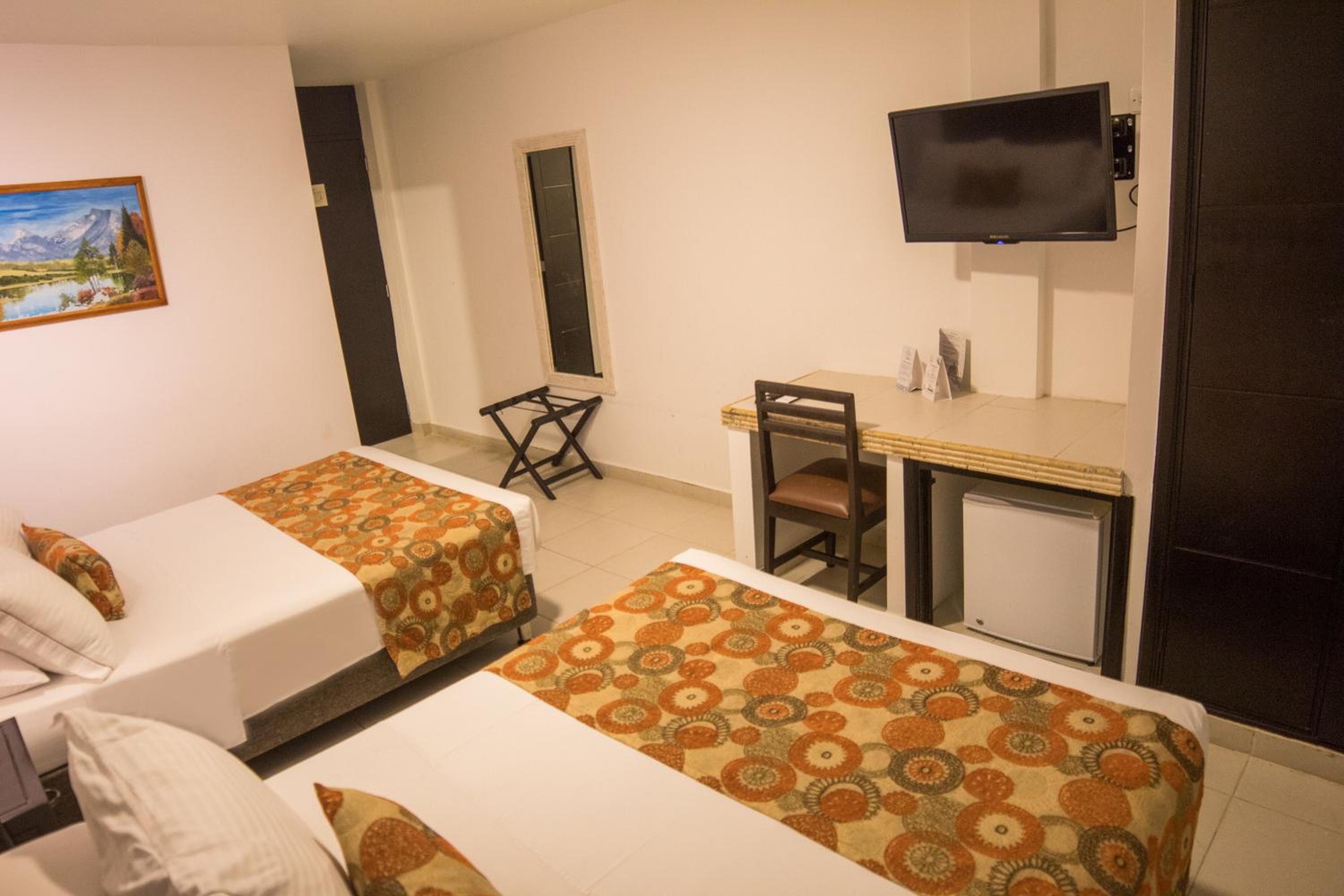 Quadruple Room - Photo 2