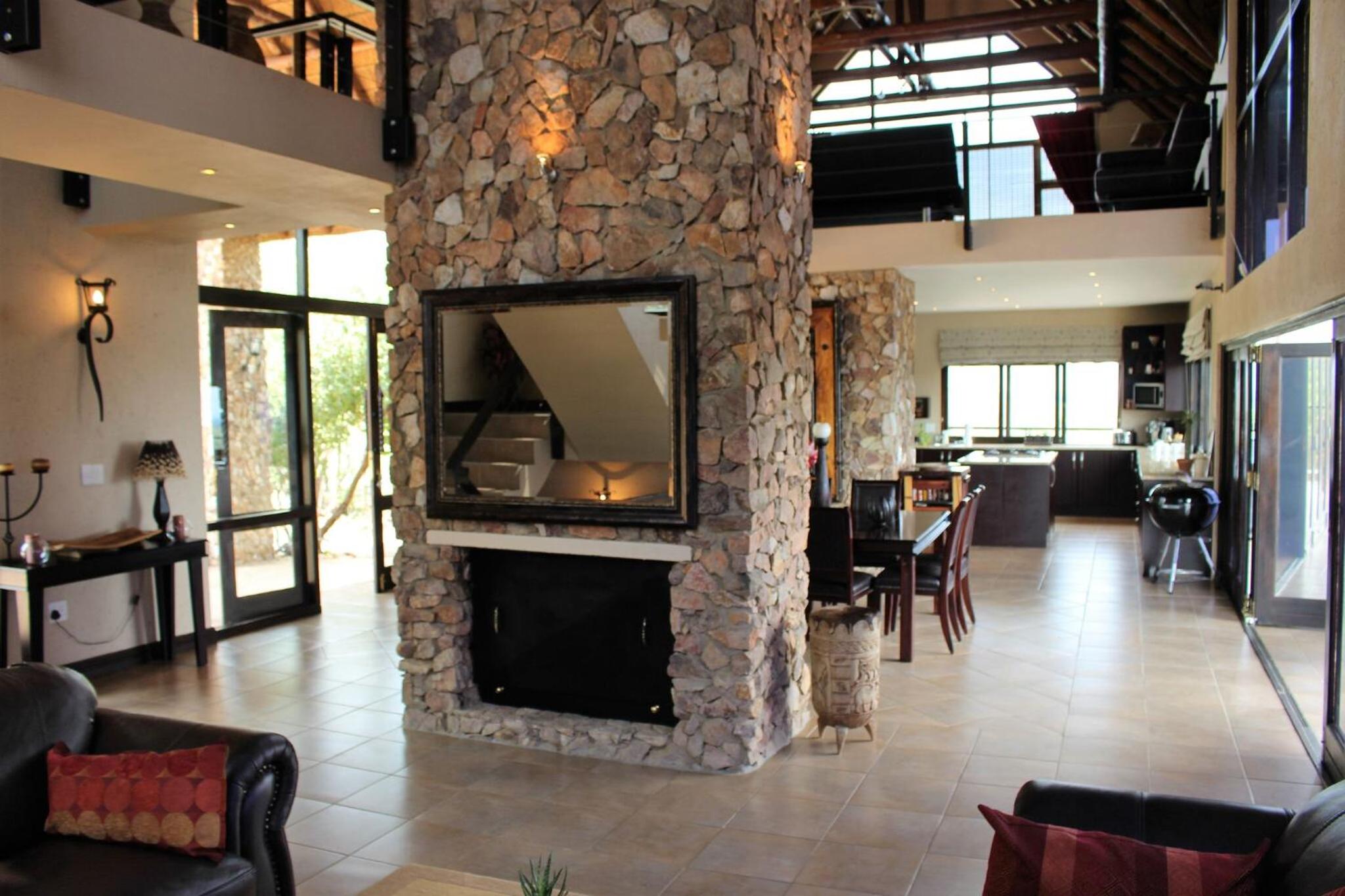 Villa - Photo 1