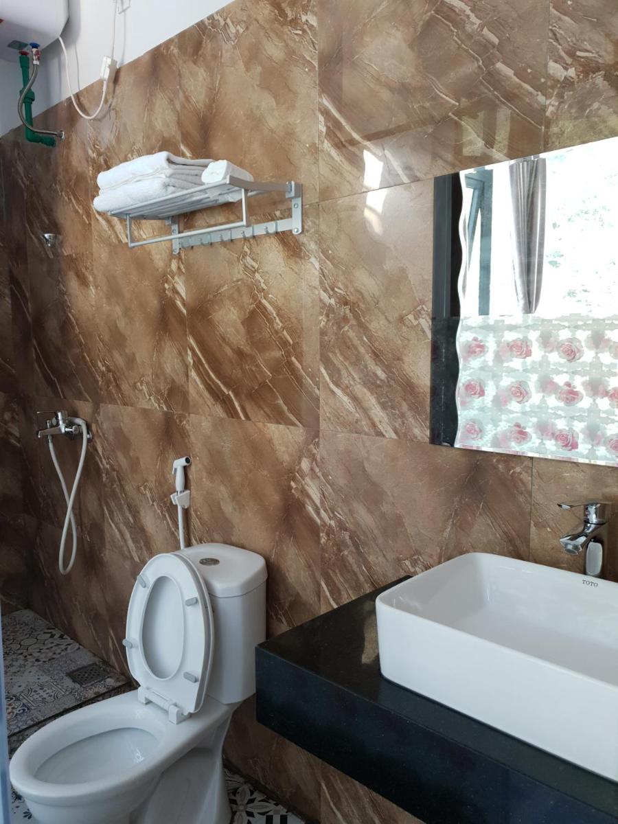 Twin Room with Private Bathroom photo 2
