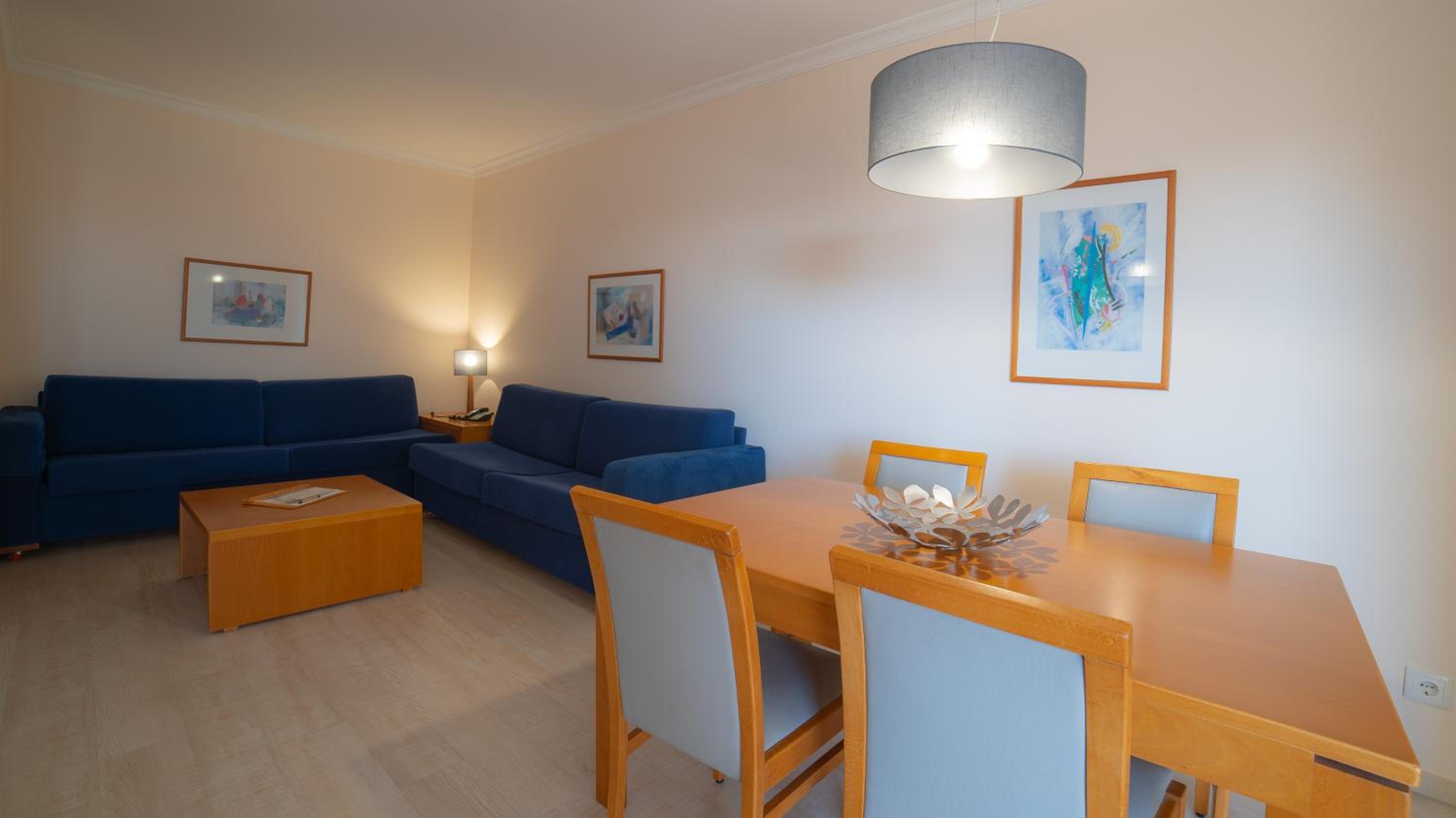 One-Bedroom Apartment - Photo 2