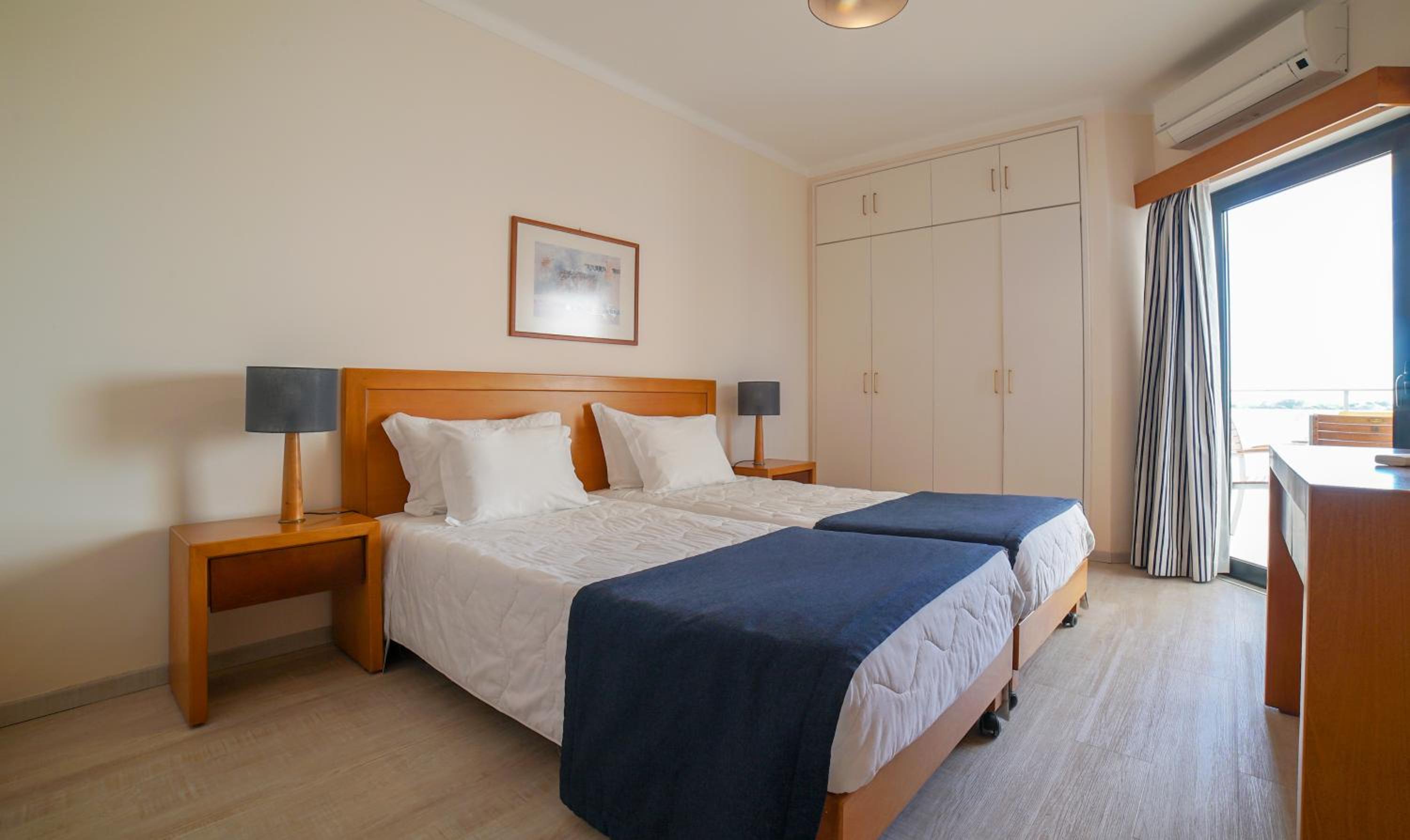 Superior One-Bedroom Apartment - Photo 1