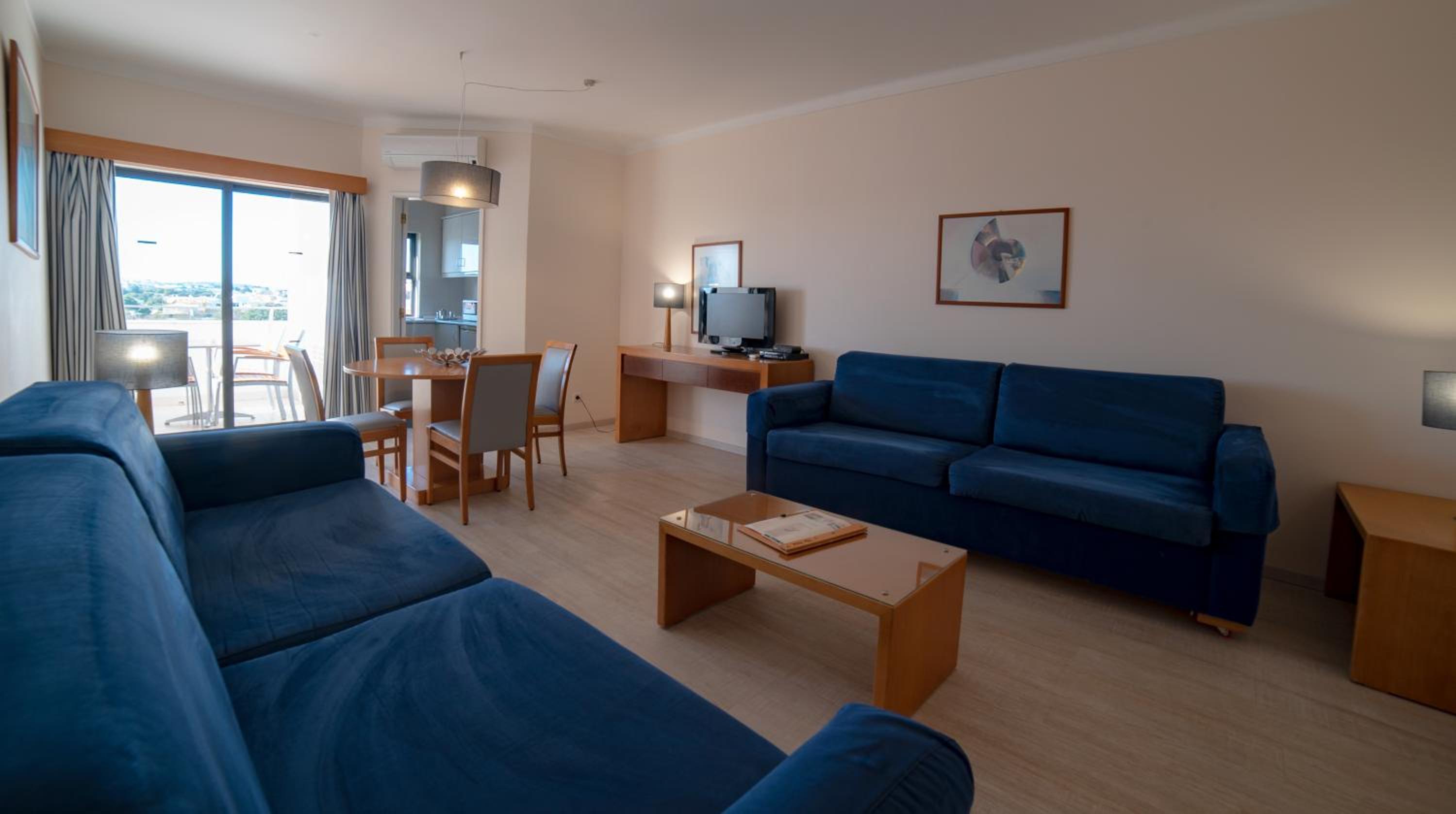 One-Bedroom Familly Suite - Photo 1