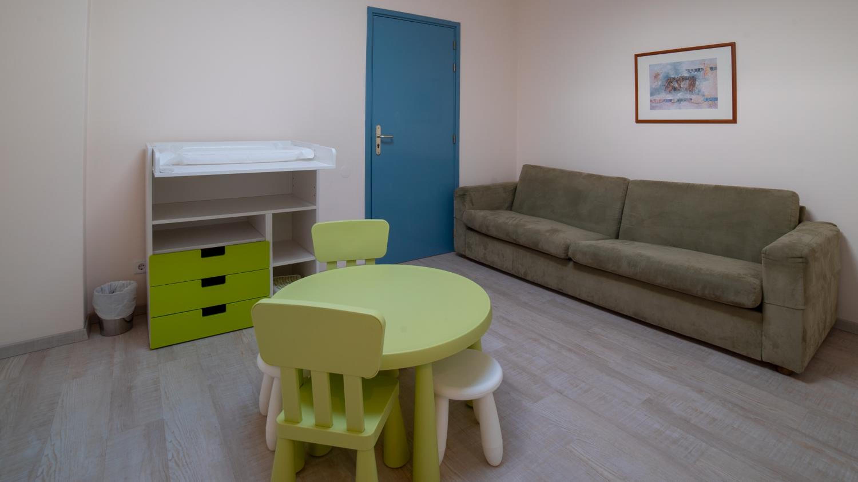 One-Bedroom Familly Suite - Photo 3