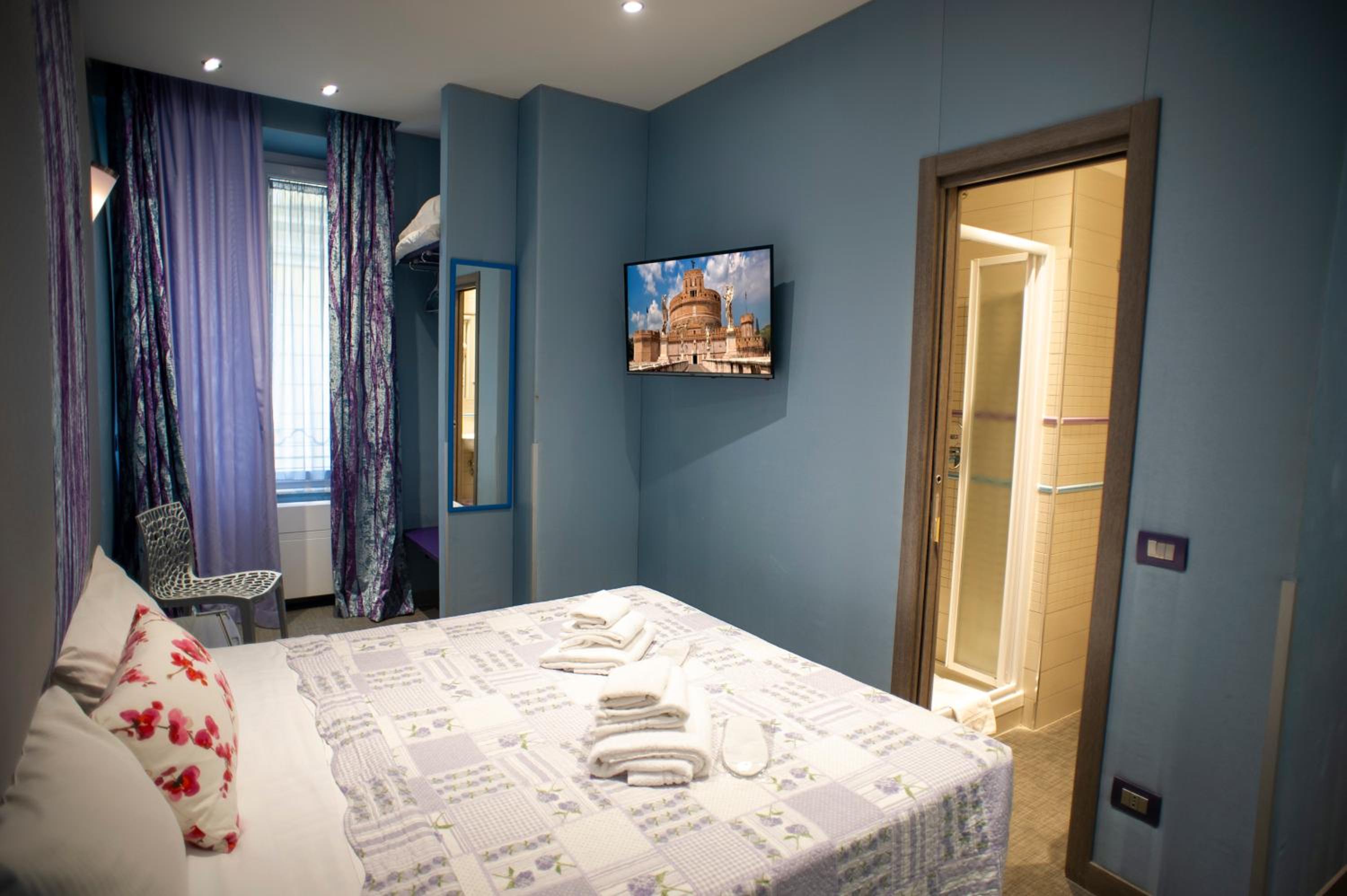 Deluxe Double or Twin Room photo 2