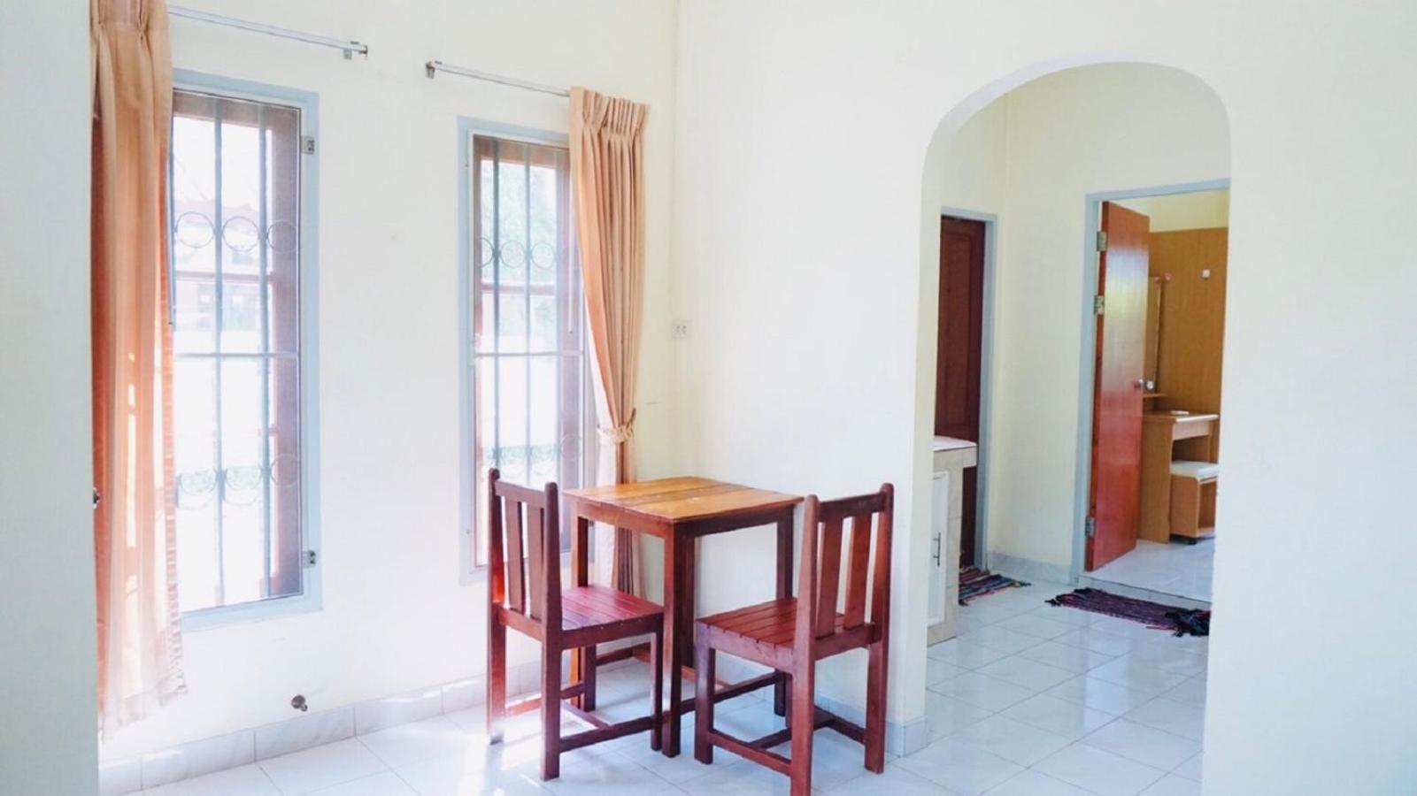 One-Bedroom House photo 2