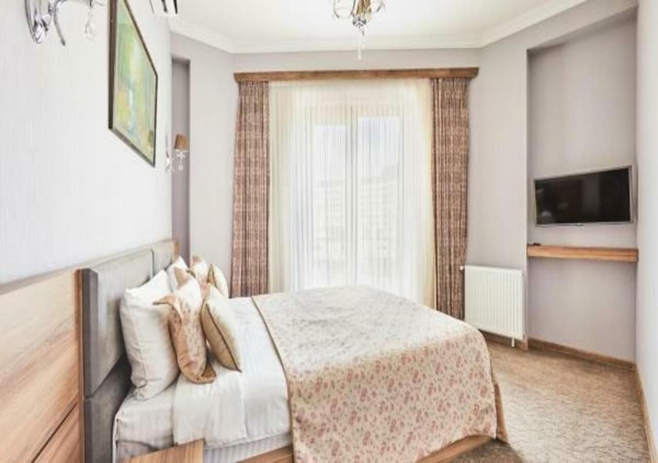 One-Bedroom Suite photo 1