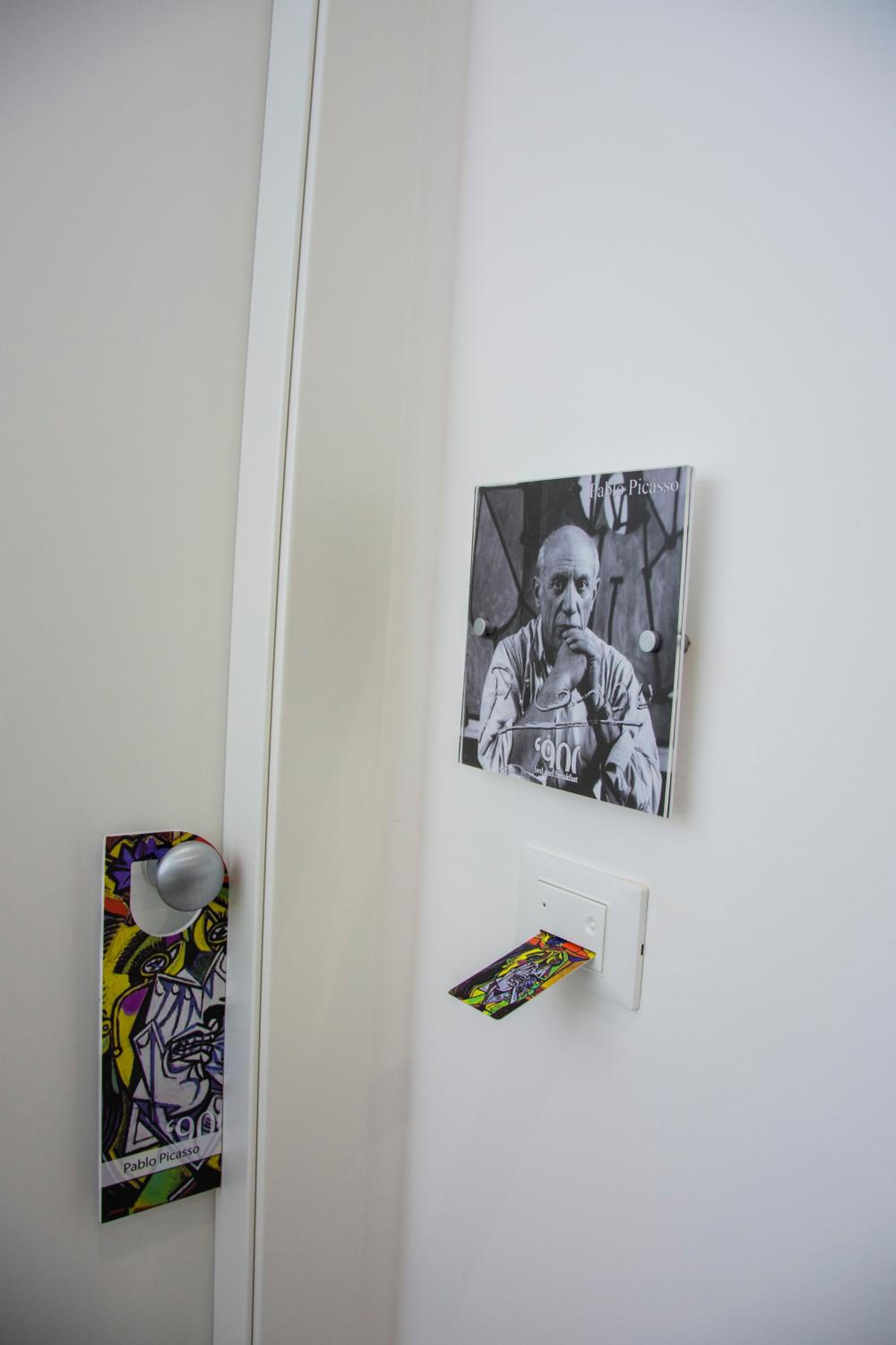Double Room with Private Bathroom - Photo 2