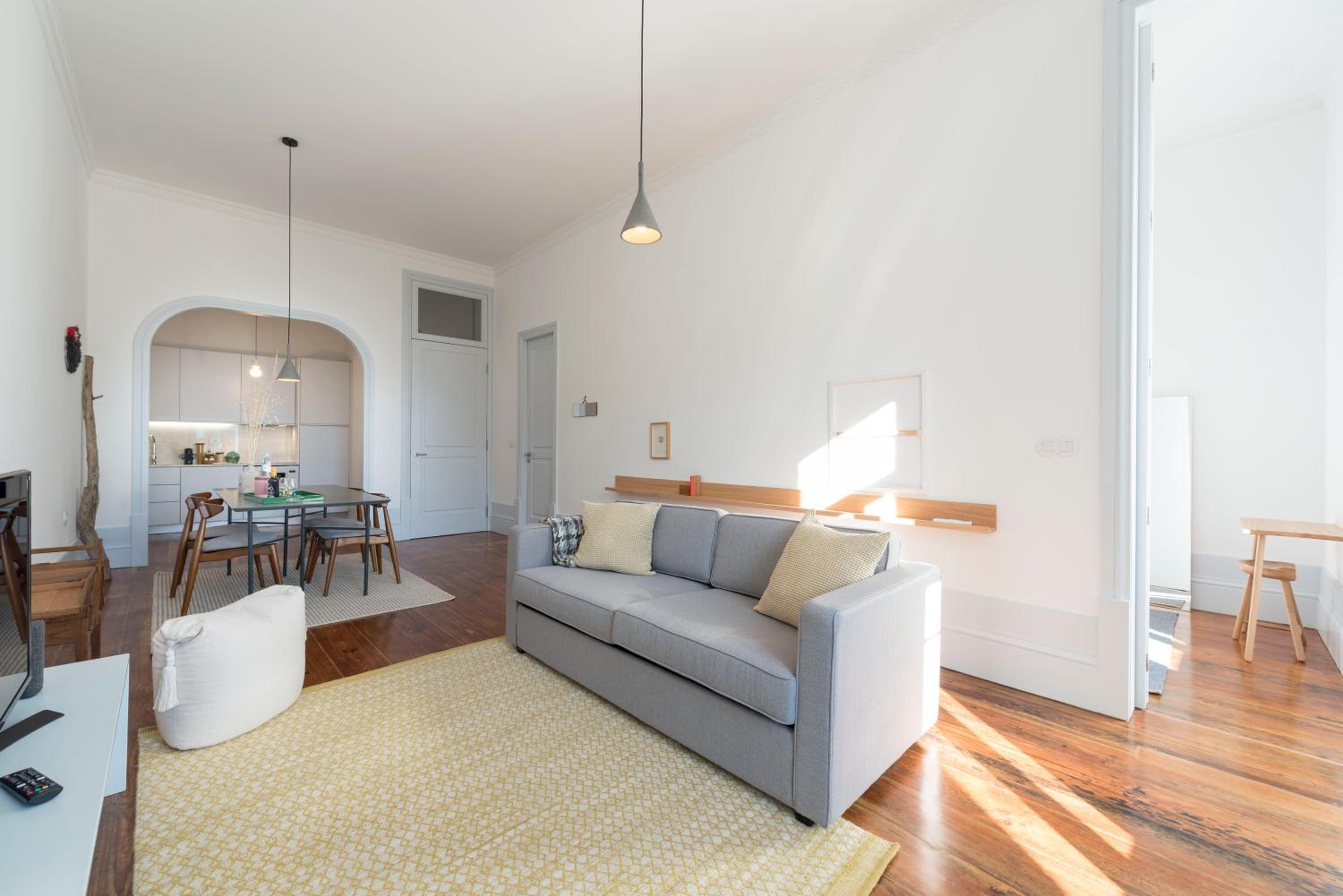Apartment with Balcony - 1st floor
