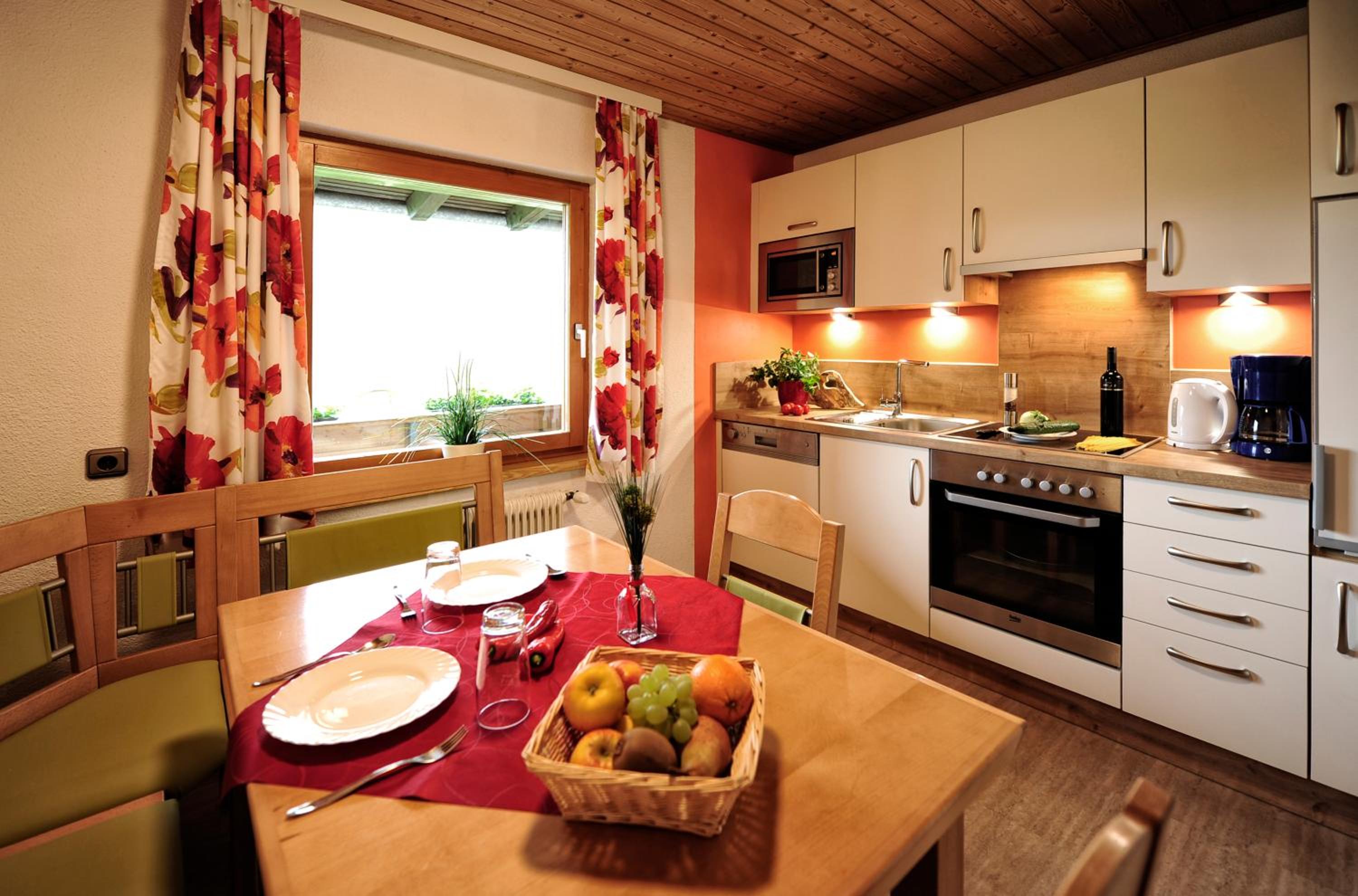 Two-Bedroom Apartment with Mountain View photo 2