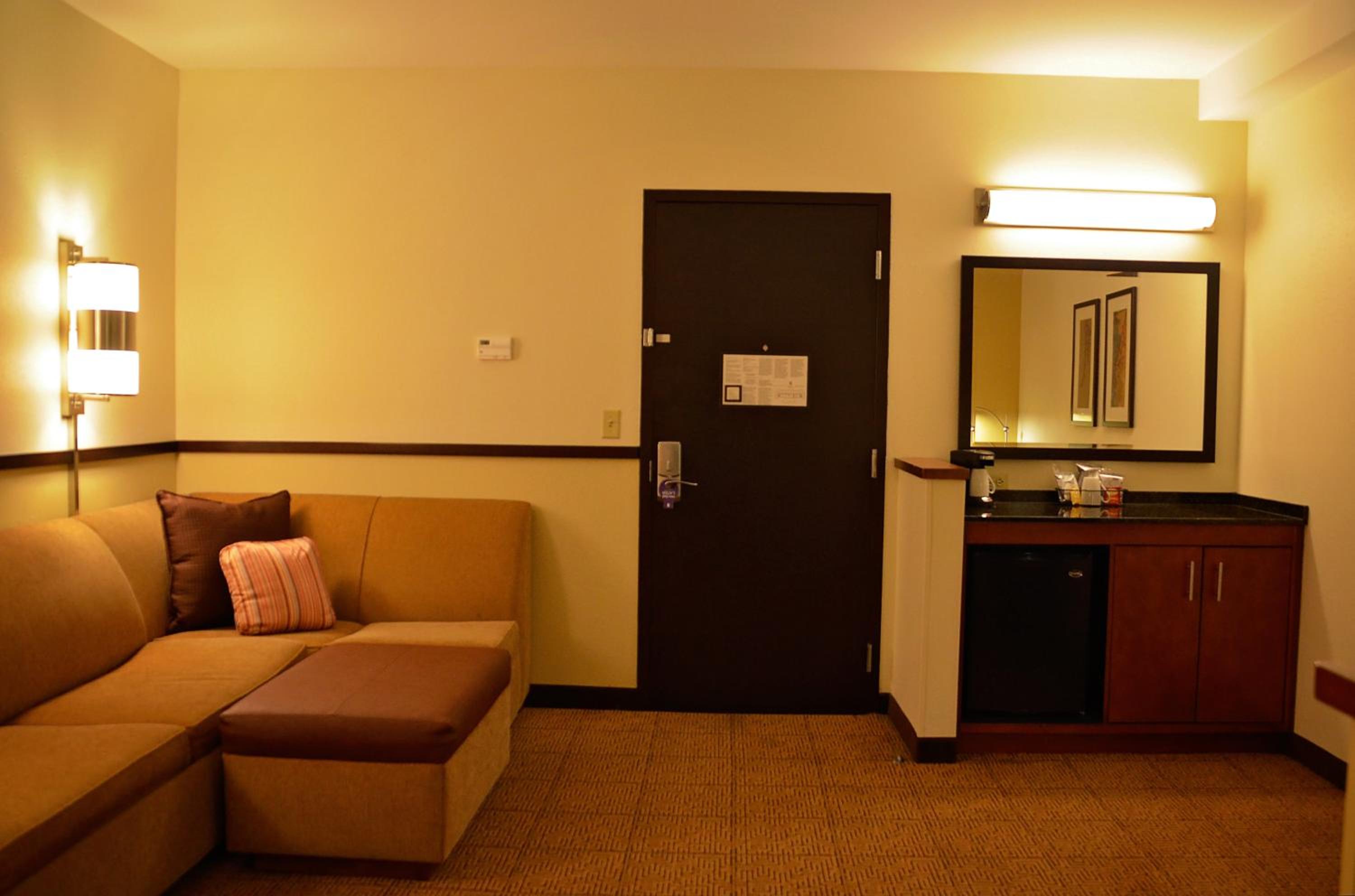 King Room with Sofa Bed - High Floor thumbnail 6
