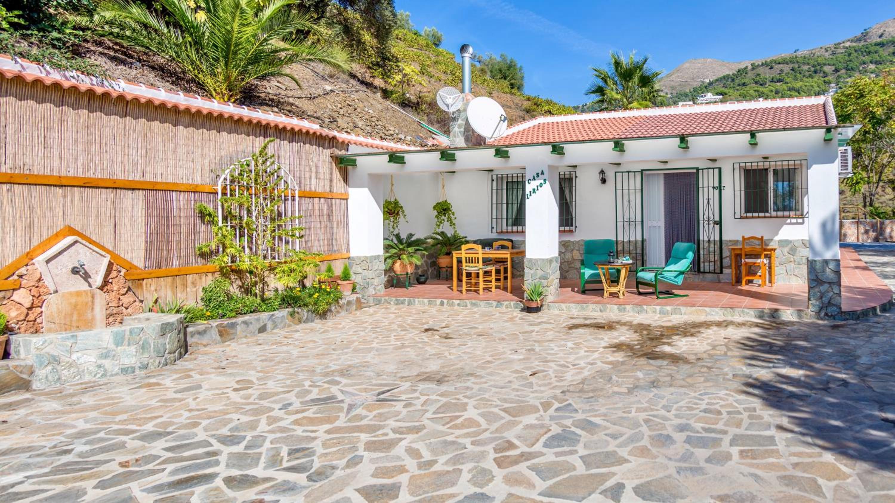 Villa photo 3
