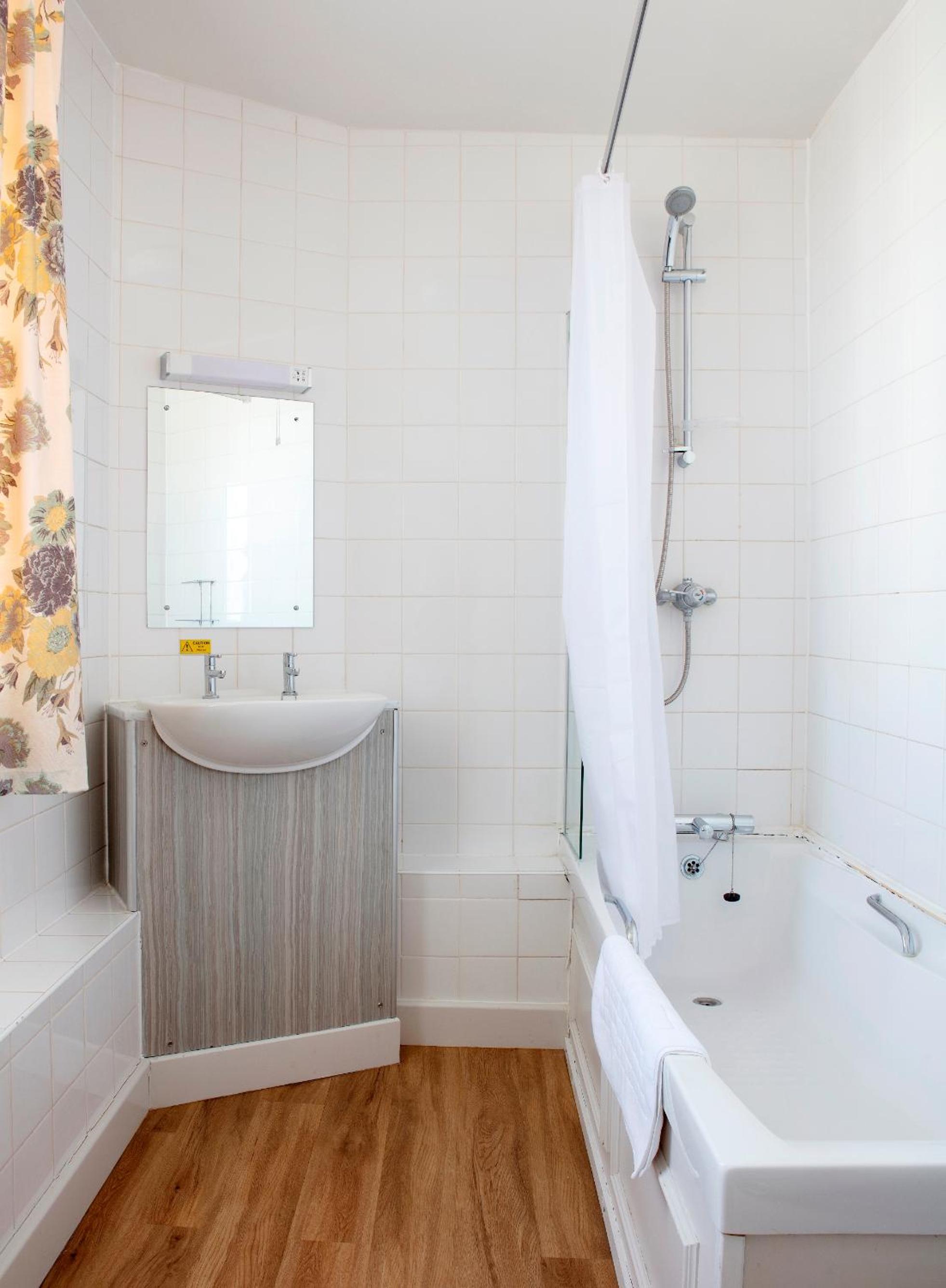 Standard Double Room - Photo 2