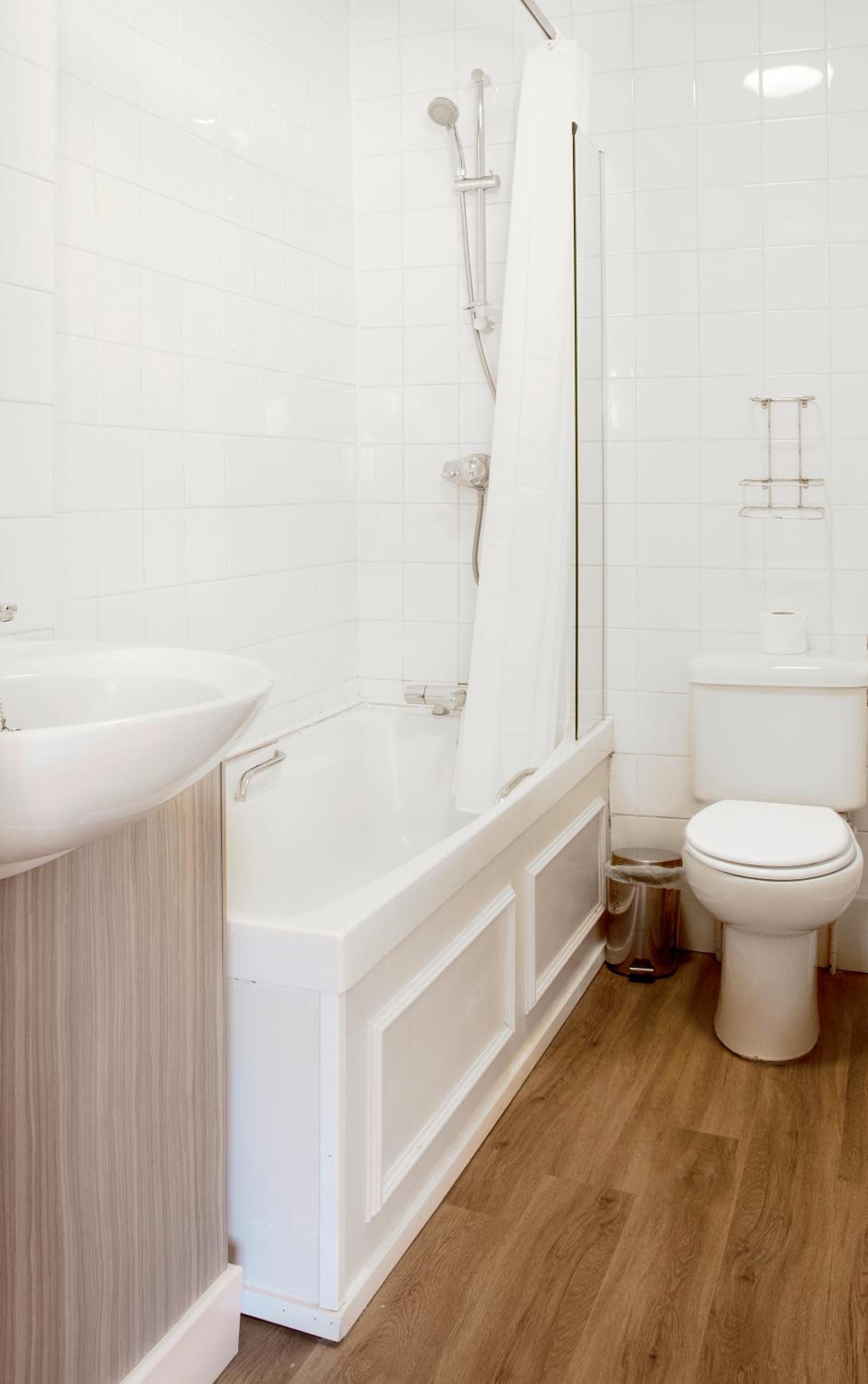 Standard Double Room - Photo 4